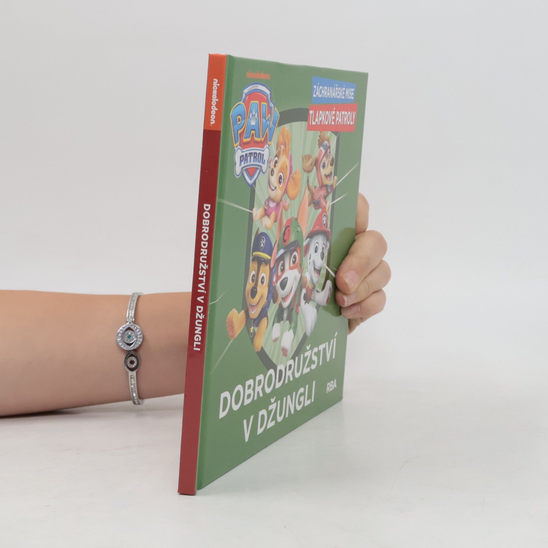 Collectif d'auteurs Dobrodružství v džungli