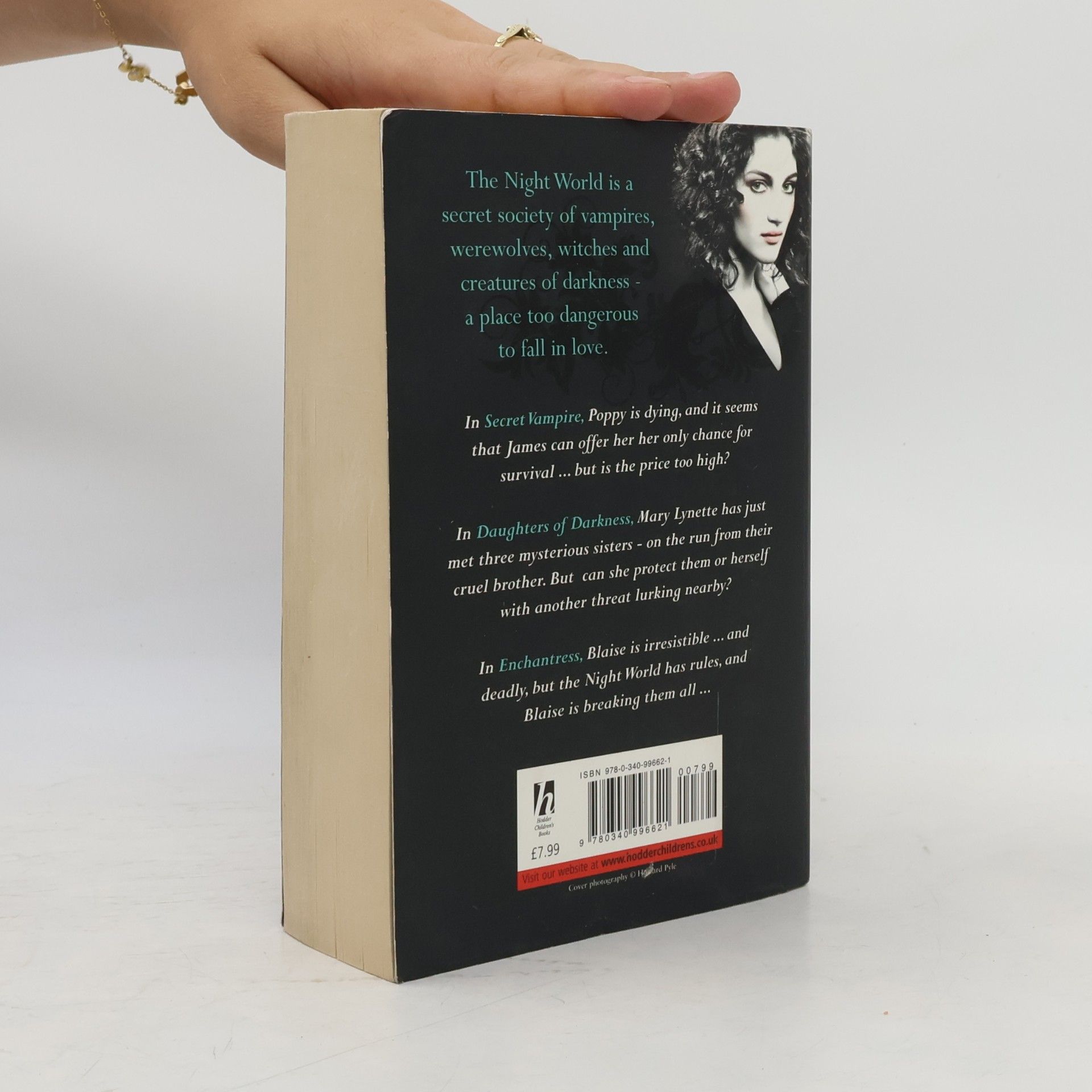 Lisa J. Smith Night world 1: Secret vampire Daughters of darkness Enchantress