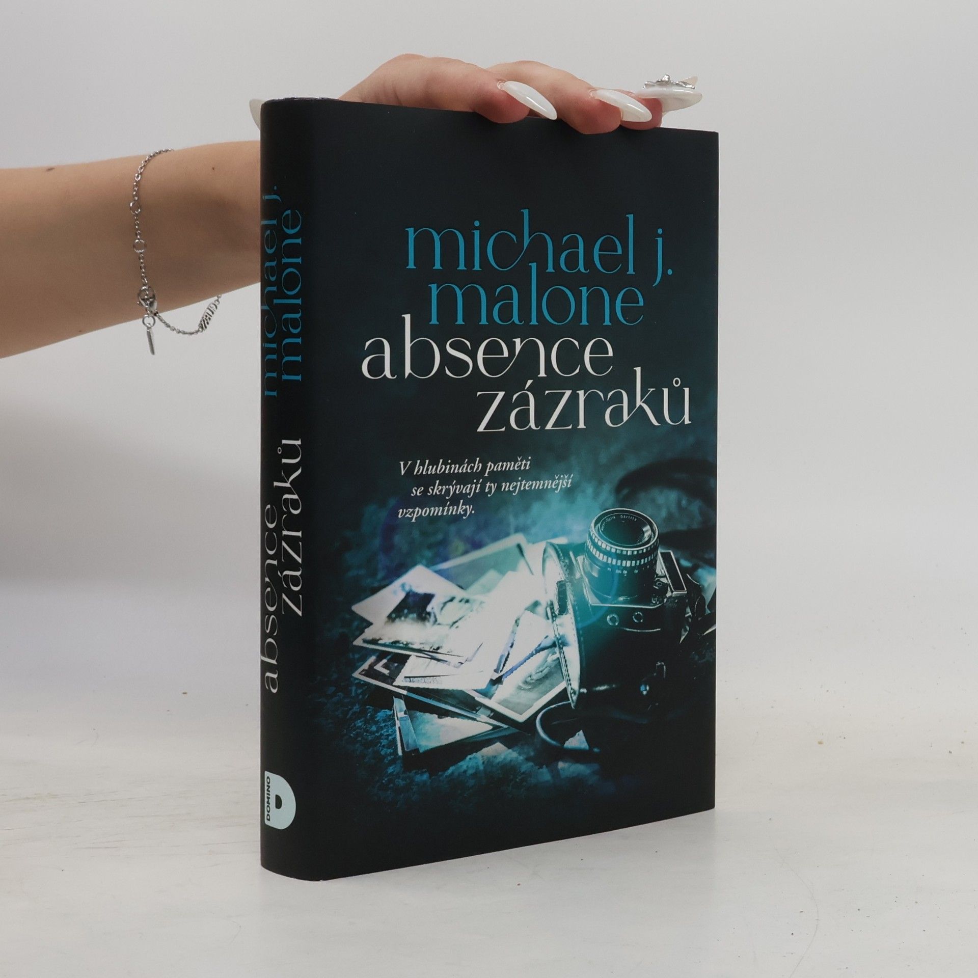 Michael J. Malone Absence zázraků