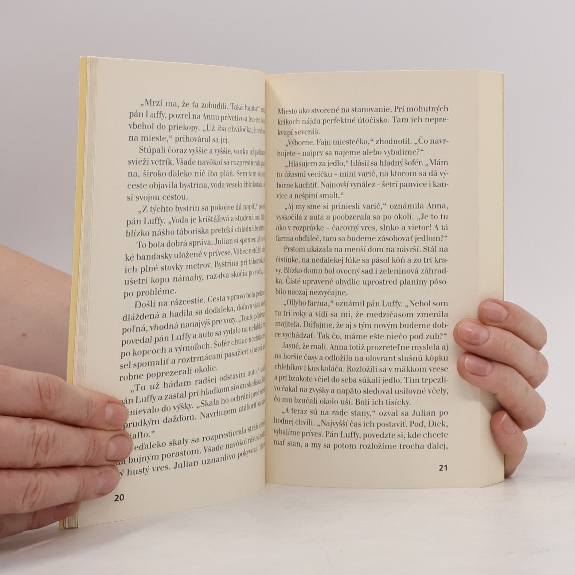 Enid Blyton Slávna päťka ide táboriť