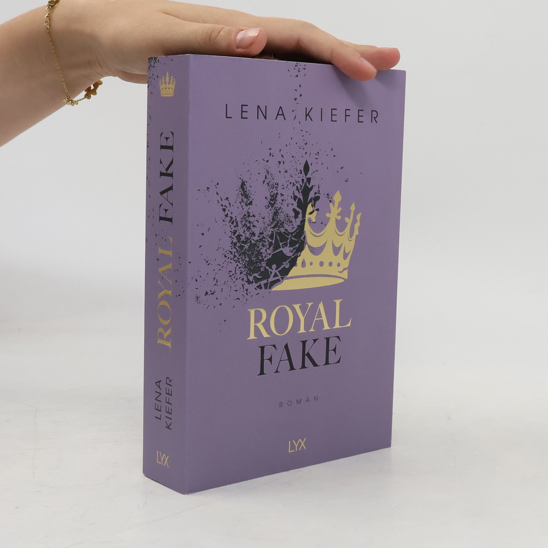 Lena Kiefer Royal Fake