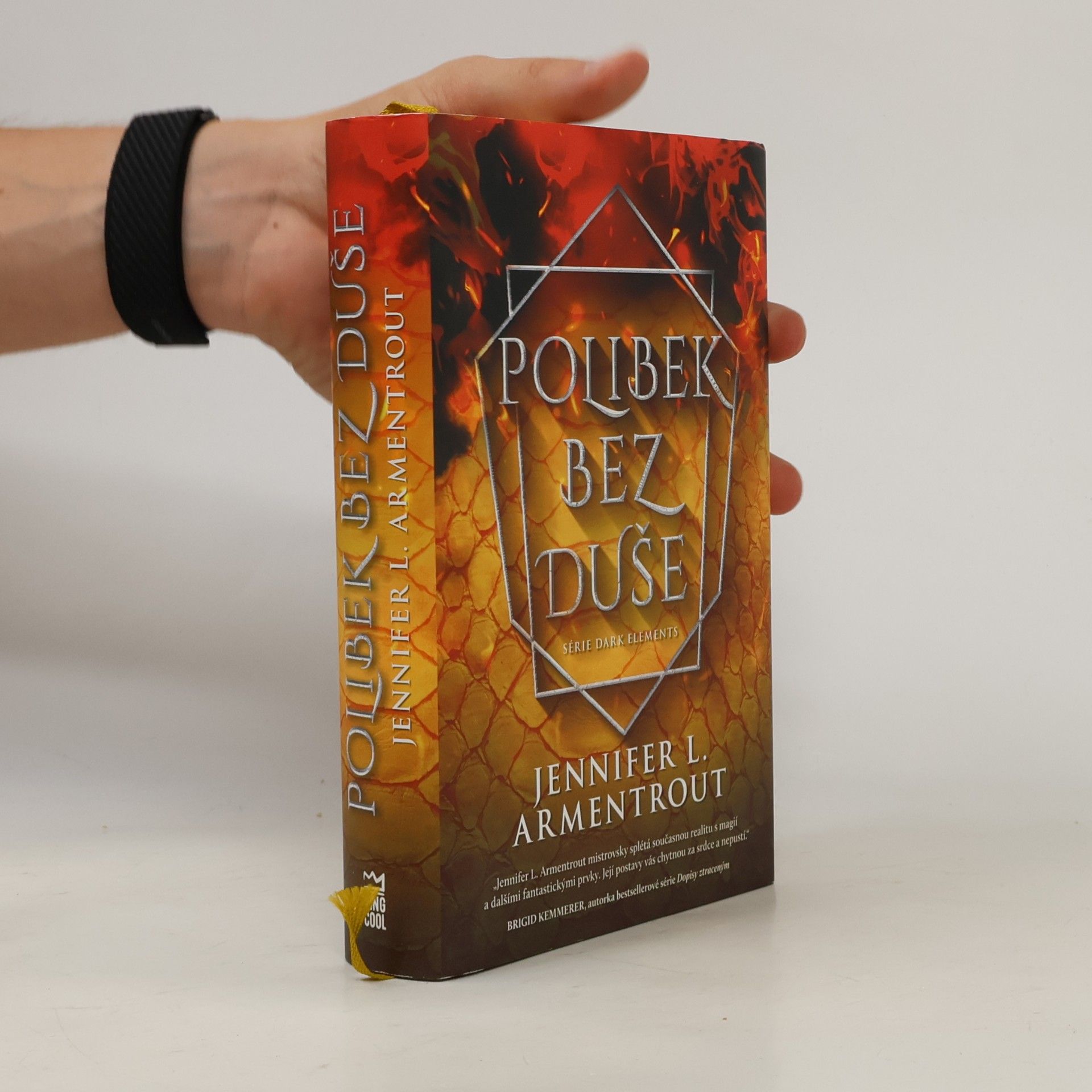 Jennifer L. Armentrout Polibek bez duše