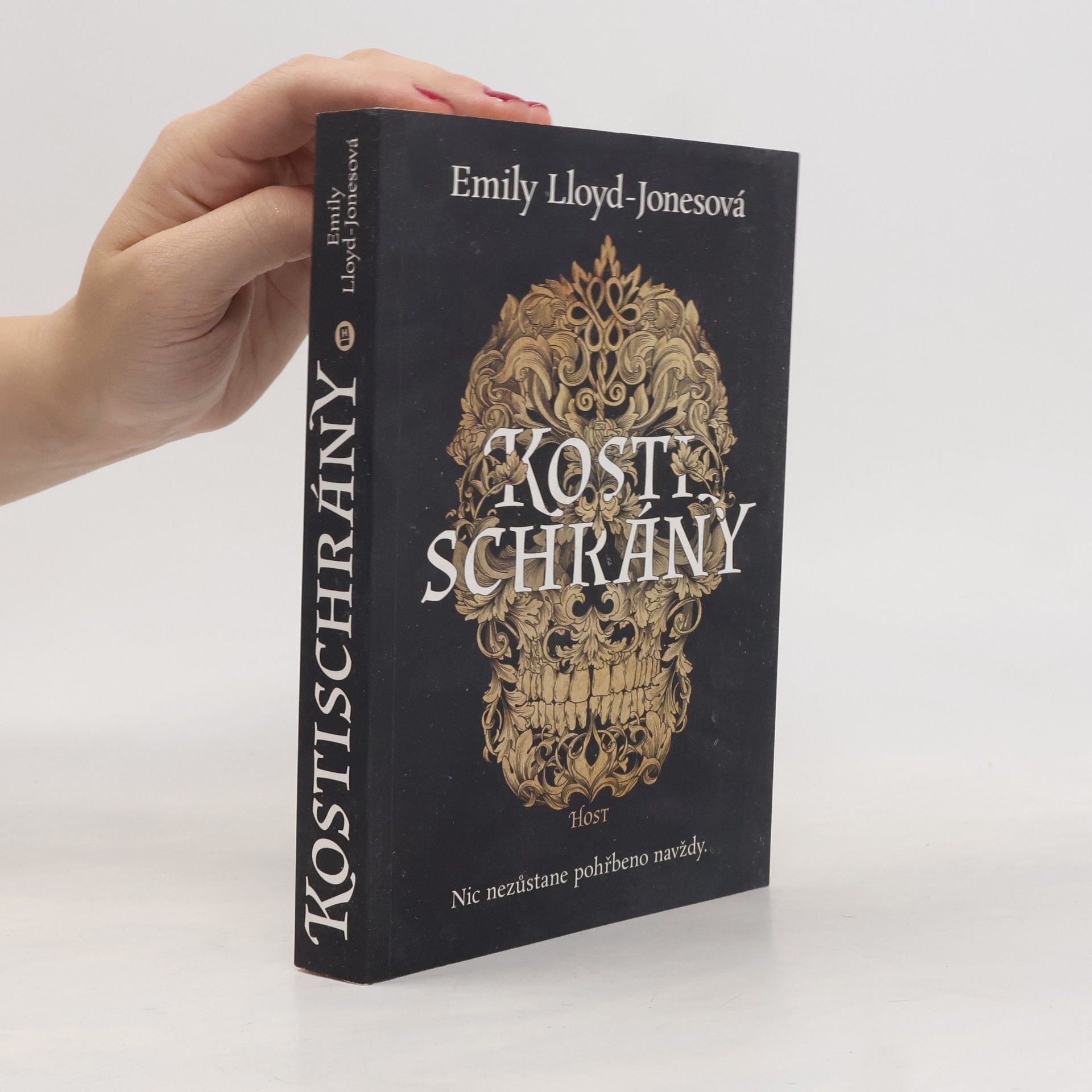 Emily Lloyd-Jones Kostischrány