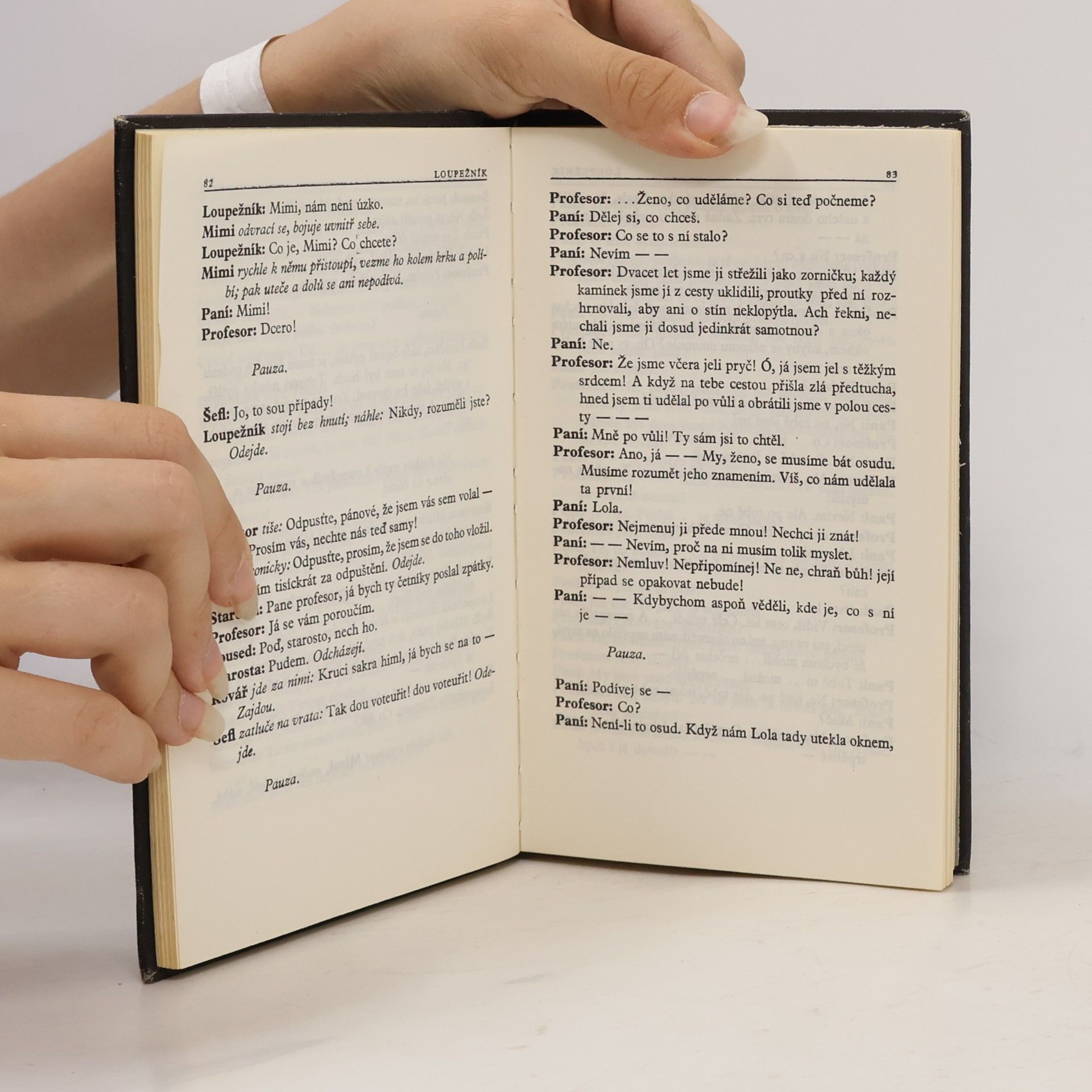 Karel Čapek Loupežník, R.U.R., Bílá nemoc