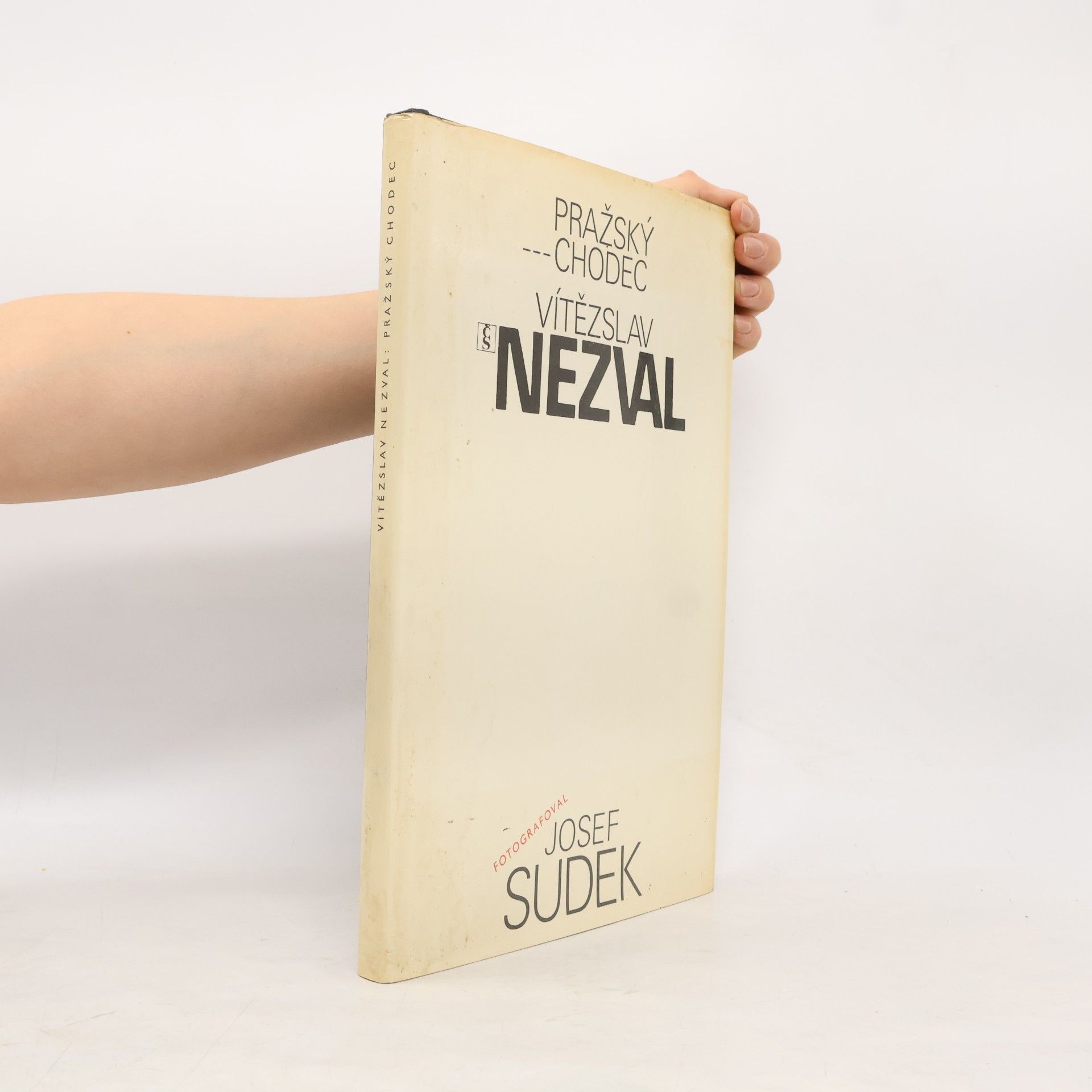 Vítězslav Nezval Pražský chodec
