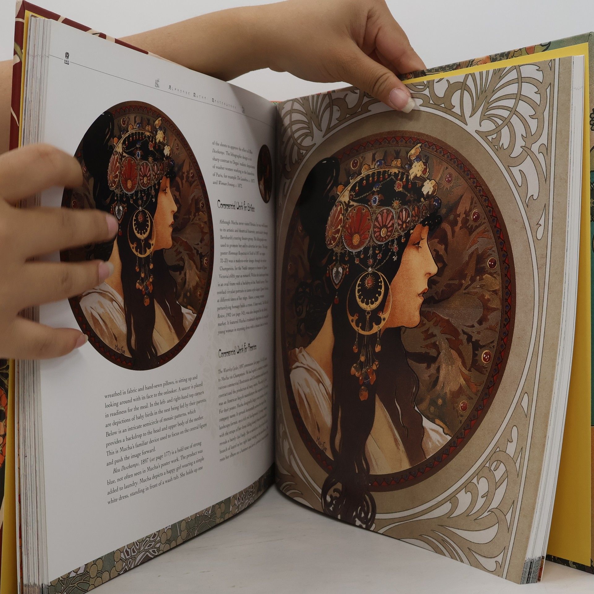 Rosalind Ormiston Alphonse Mucha : masterworks