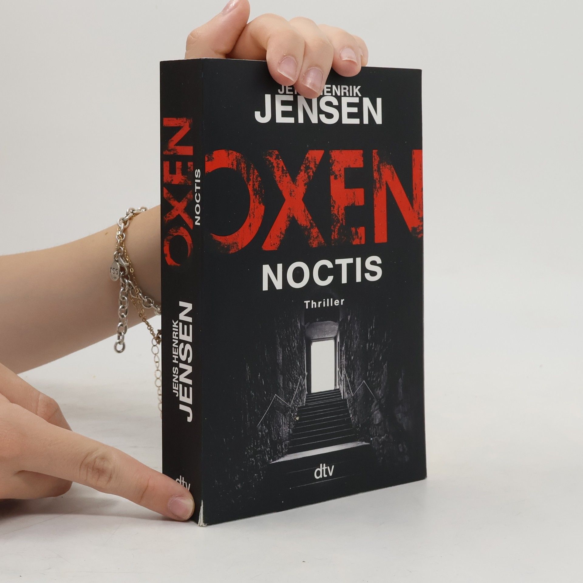 Jensen Jens Henrik Oxen. Noctis