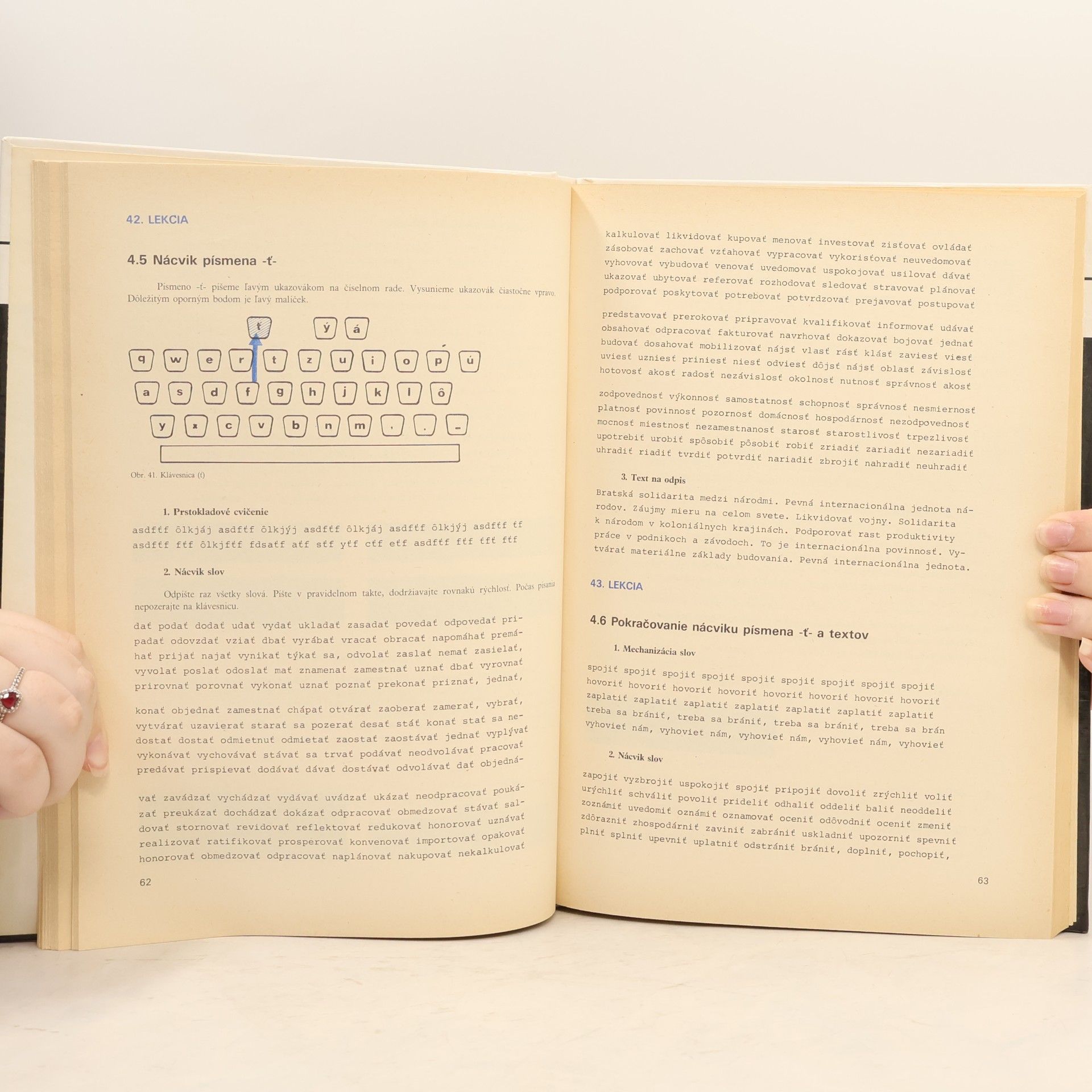 Kolektiv autorů Technika administratívy pre 1. ročník stredných ekonomických škôl. Díl 1.