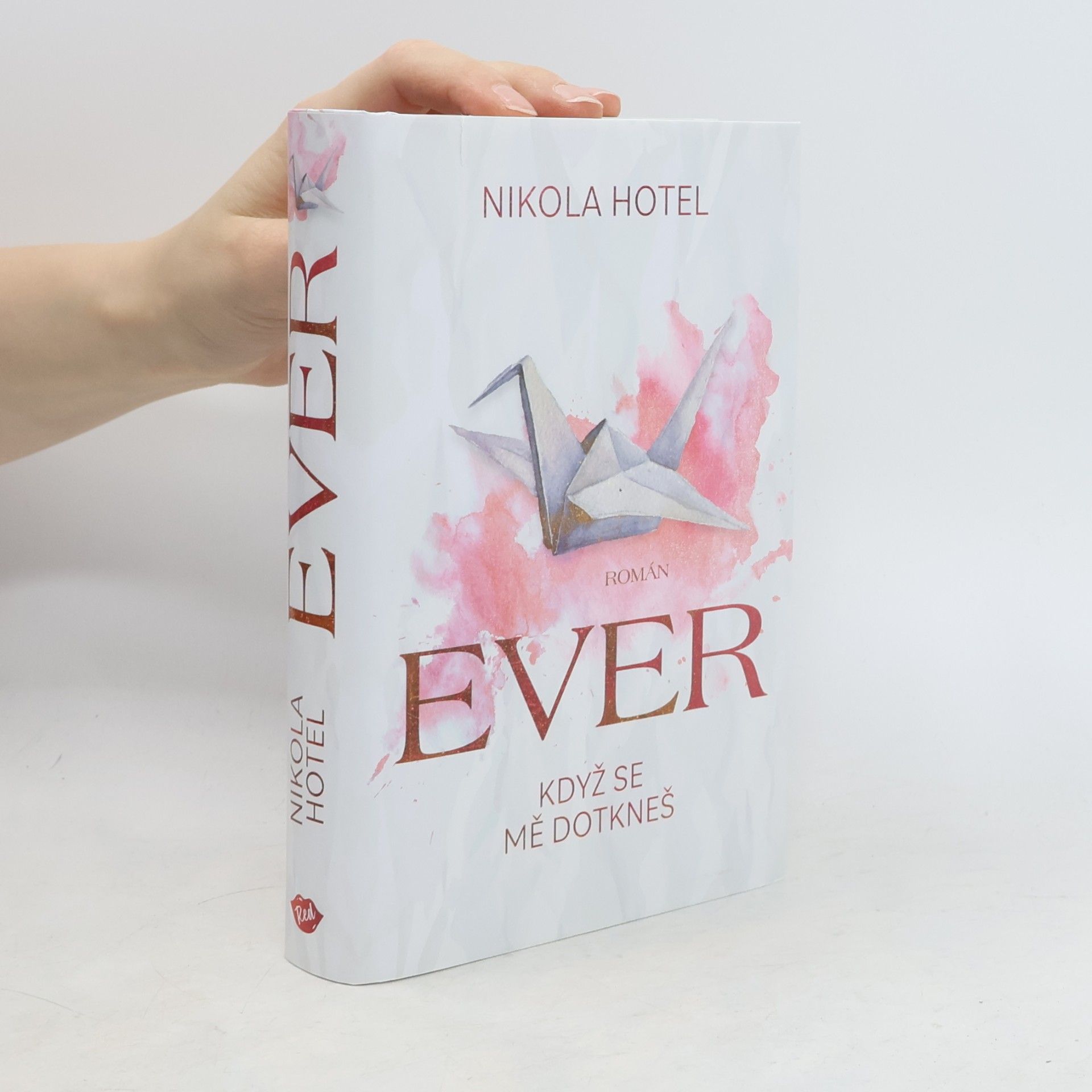 Nikola Hotel Ever : když se mě dotkneš