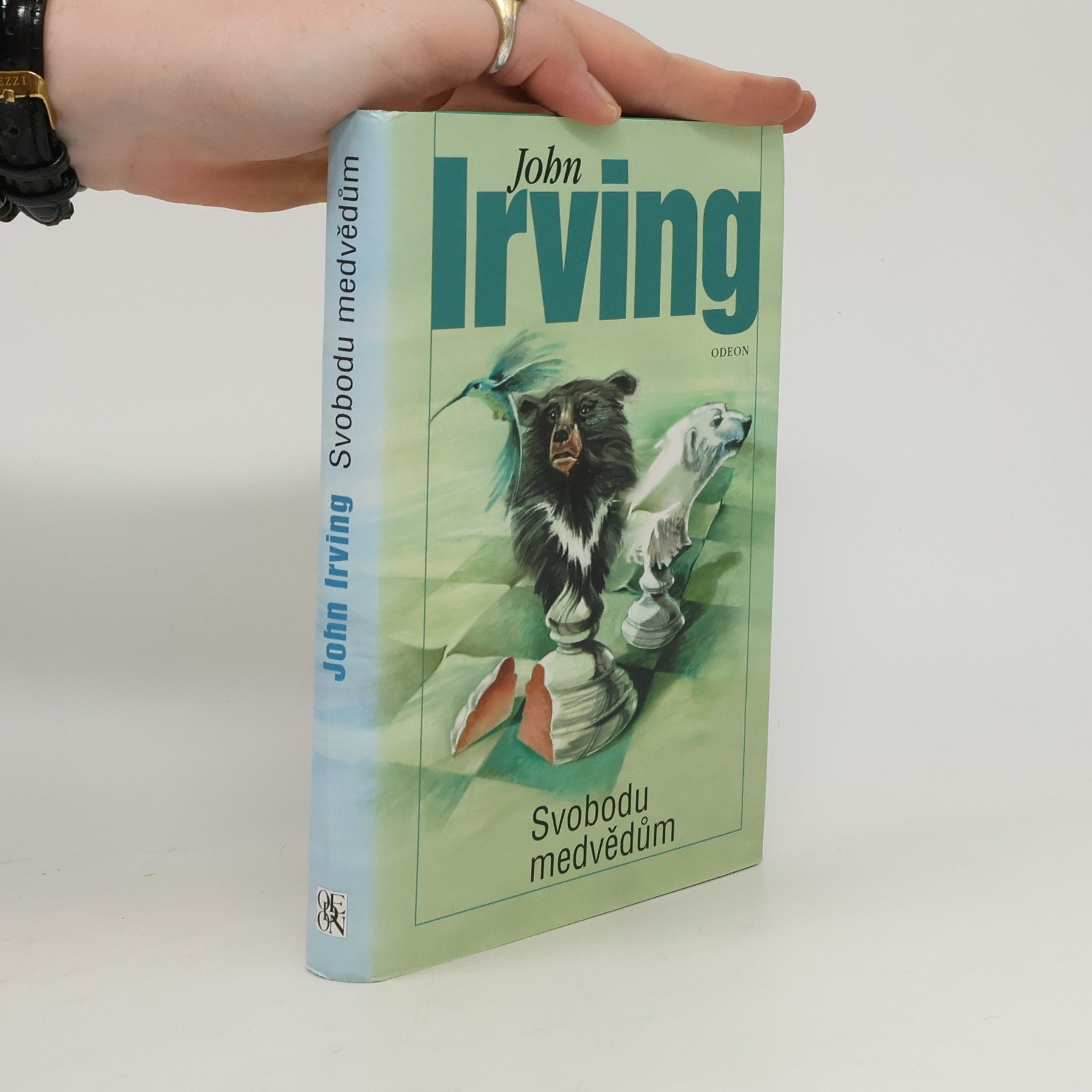 John Irving Svobodu medvědům