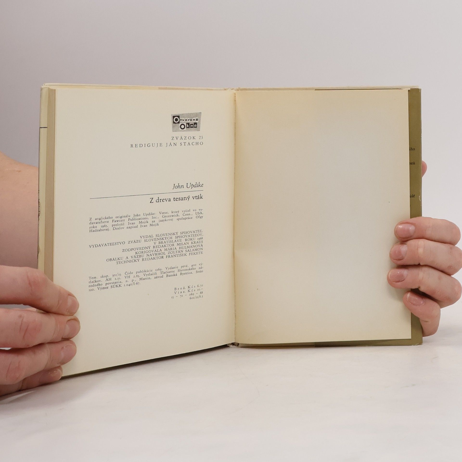 John Updike Z dreva tesaný vták