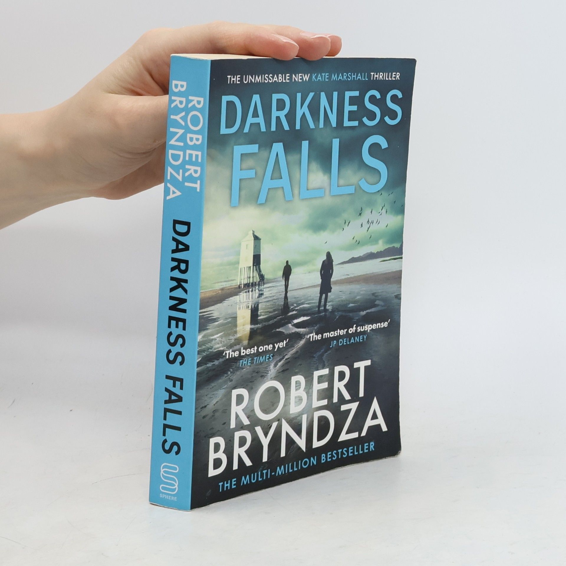 Robert Bryndza Darkness falls