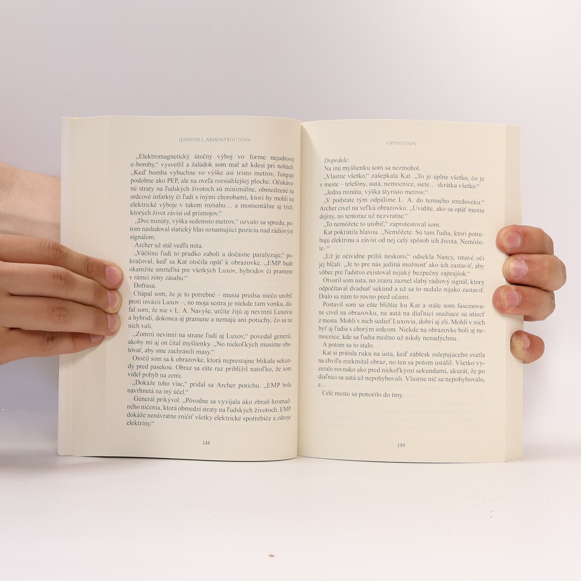 Jennifer L. Armentrout Opposition - Prežijú, len ak ostanú spolu...