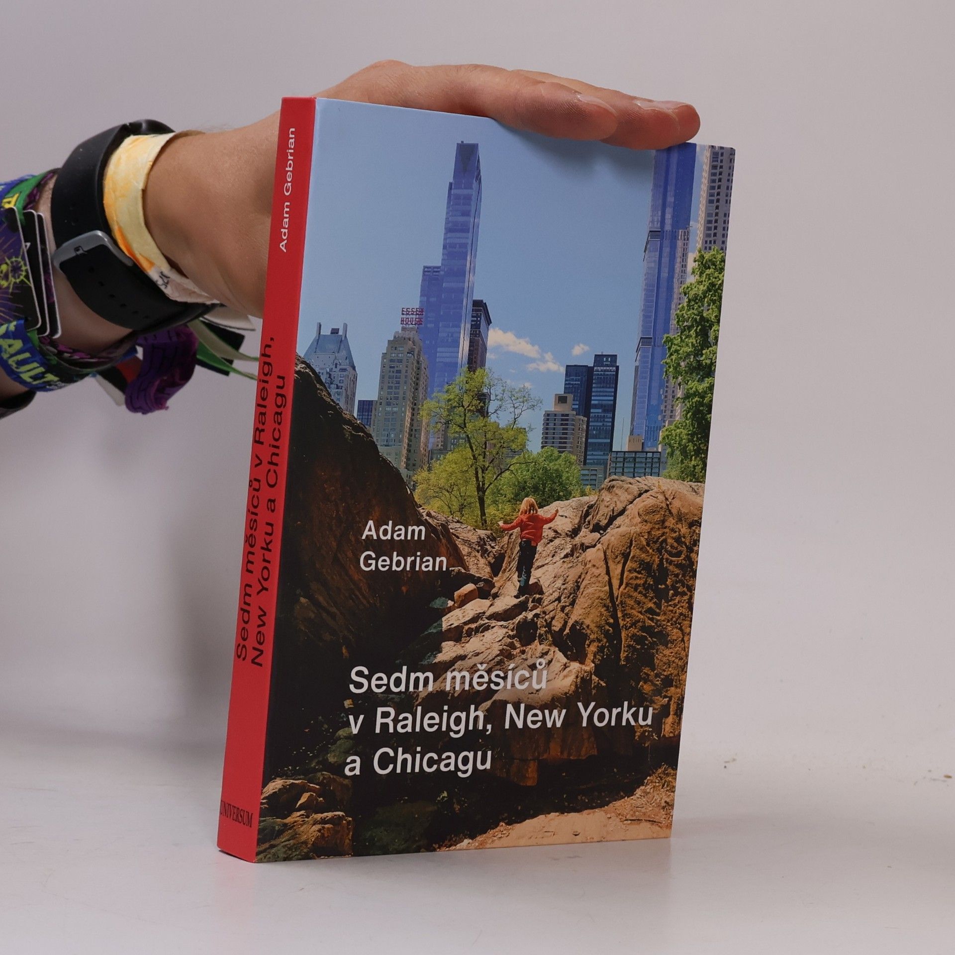 Adam Gebrian Sedm měsíců v Raleigh, New Yorku a Chicagu