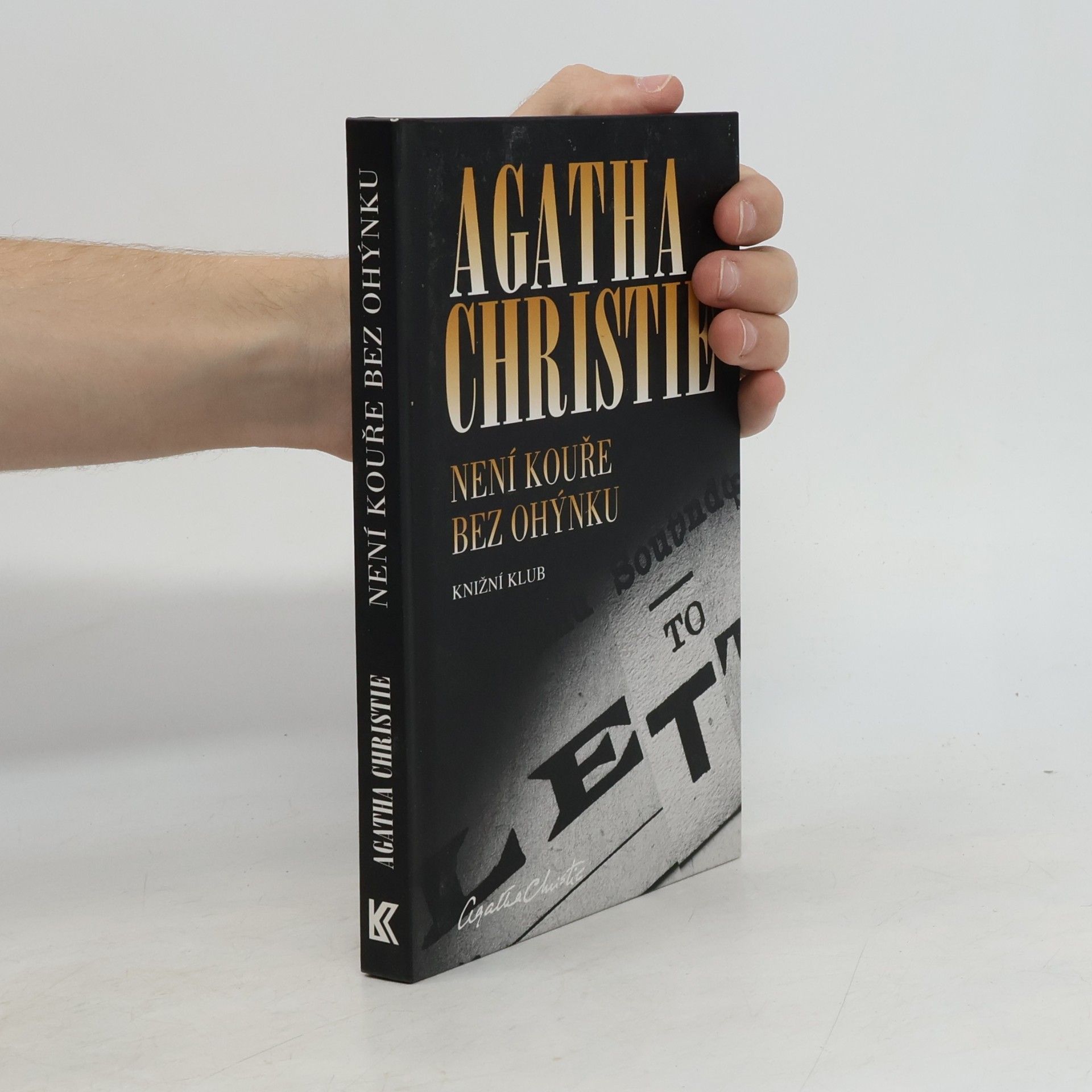 Agatha Christie Není kouře bez ohýnku
