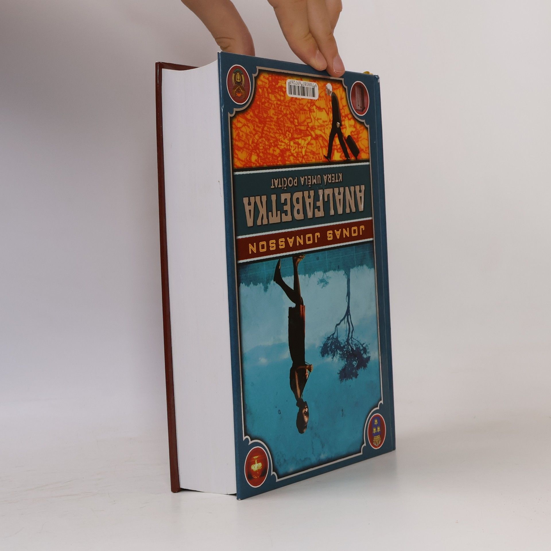 Jonas Jonasson Analfabetka, která uměla počítat ; Stoletý stařík, který vylezl z okna a zmizel