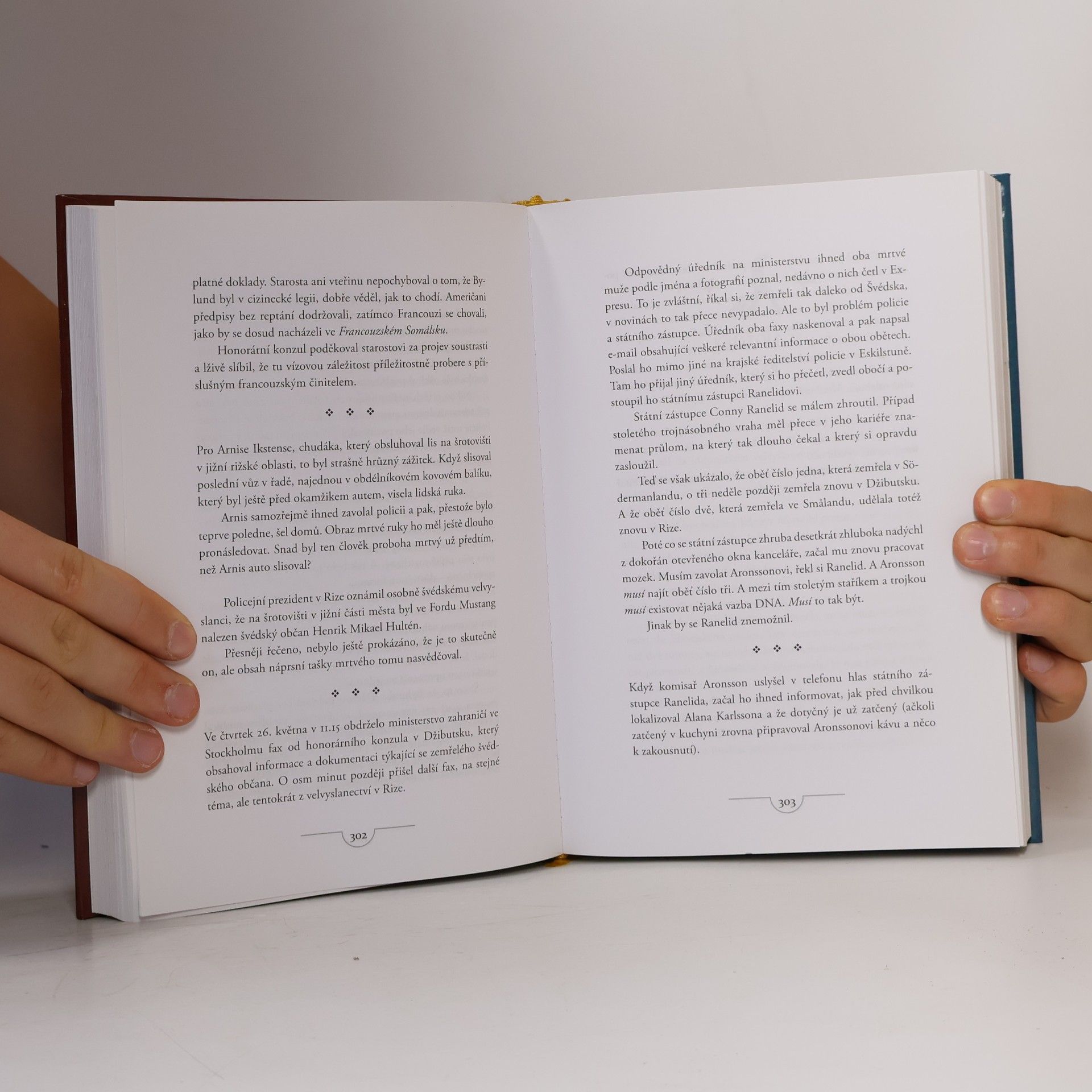 Jonas Jonasson Analfabetka, která uměla počítat ; Stoletý stařík, který vylezl z okna a zmizel