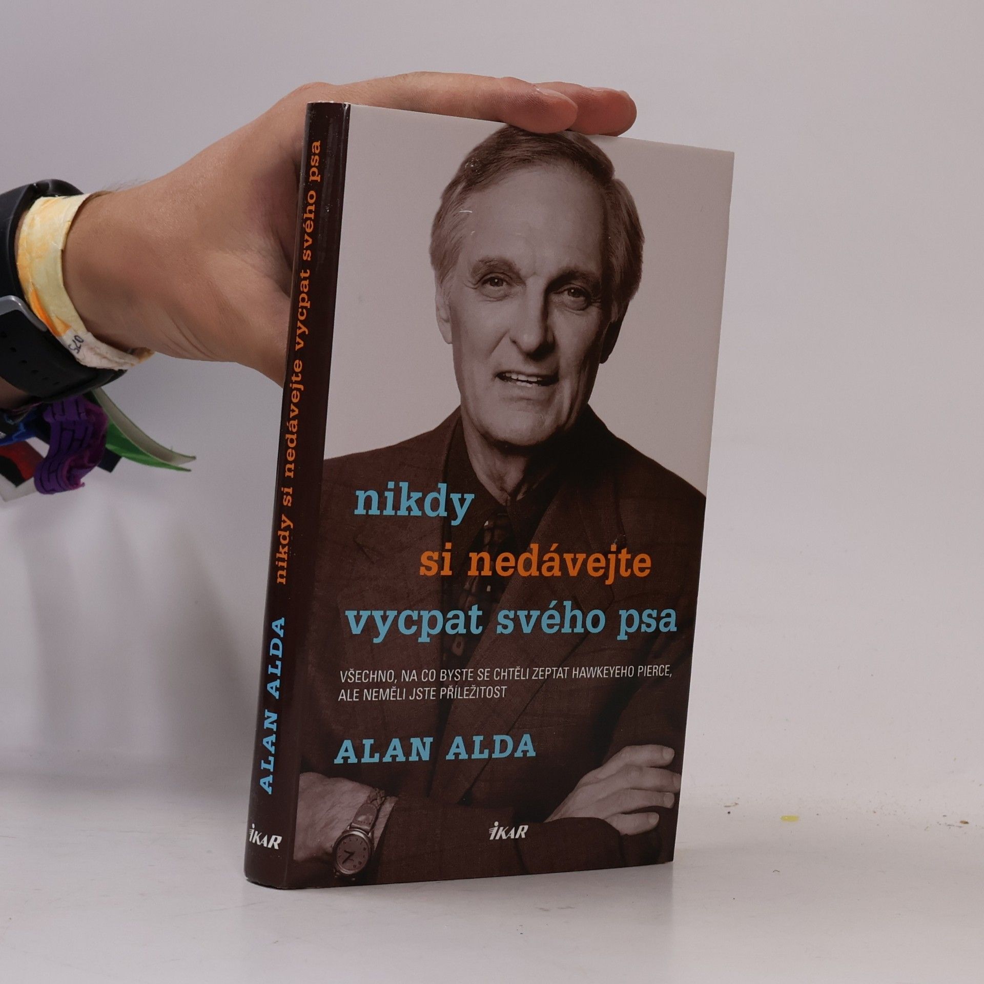 Alan Alda Nikdy si nedávejte vycpat svého psa