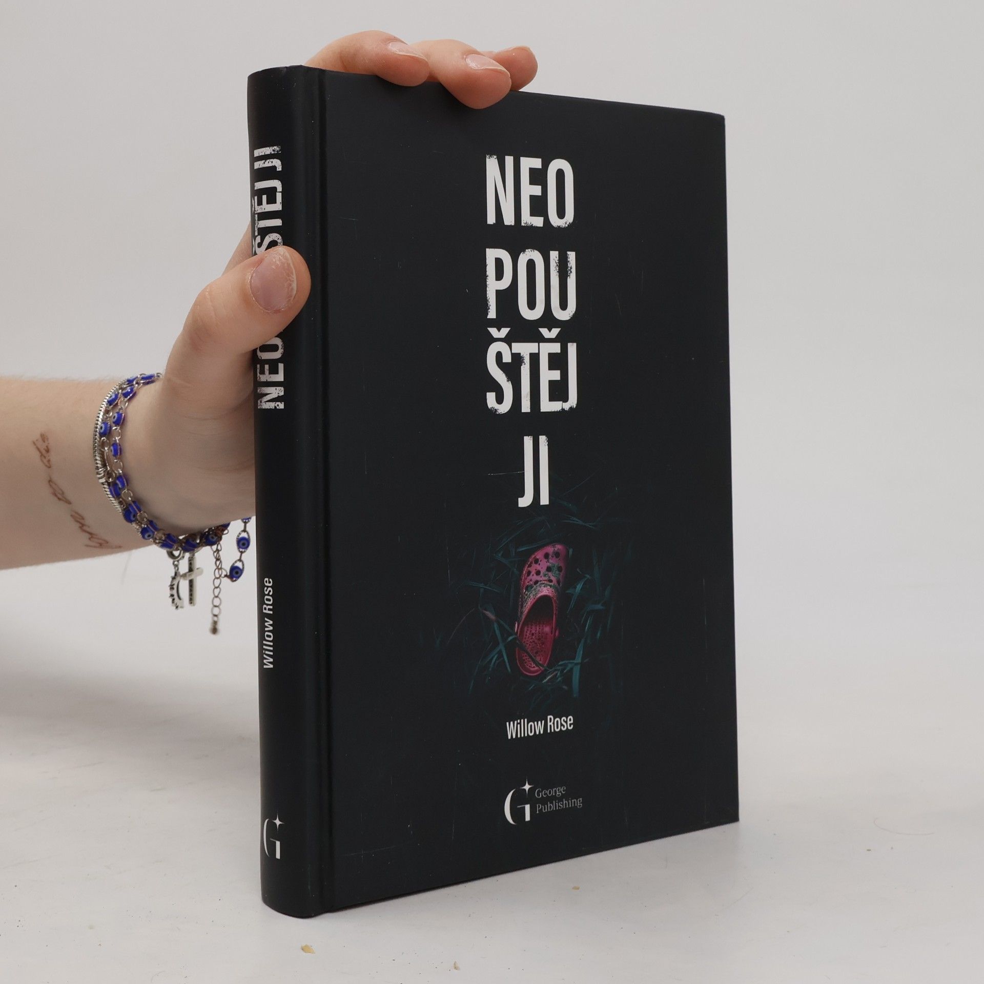 Neopuštěj ji