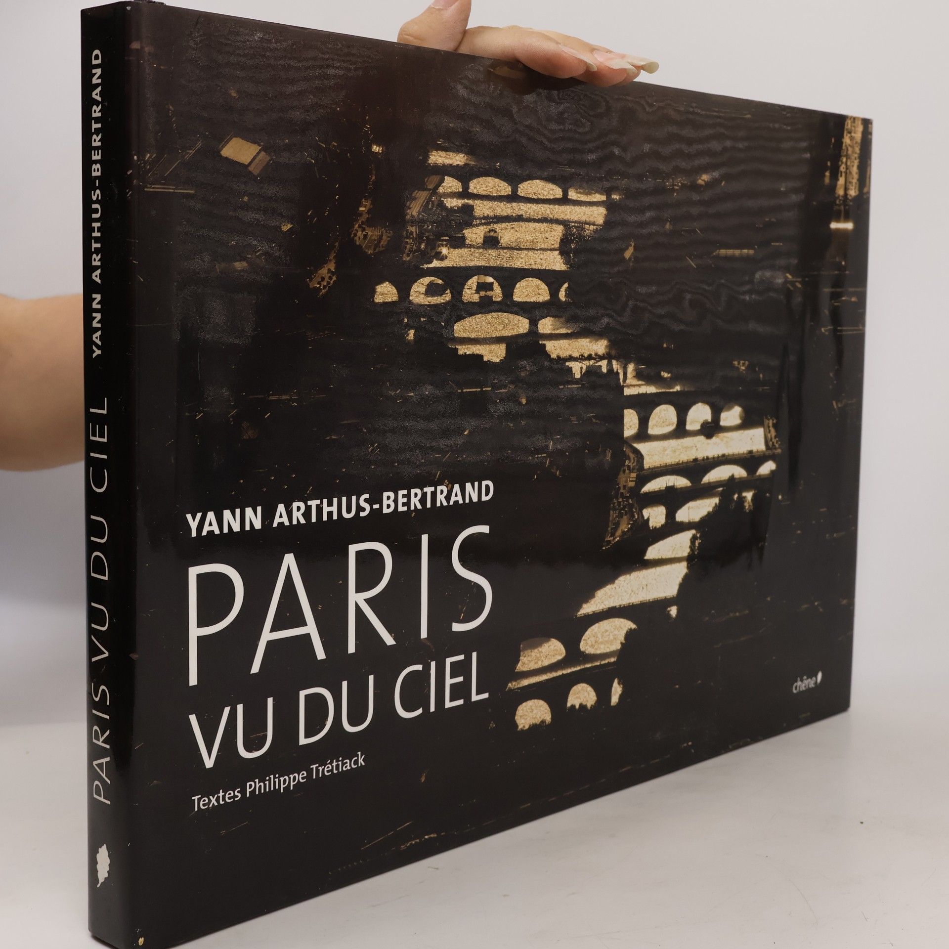 Yann Arthus-Bertrand Paris vu du ciel (French Edition)