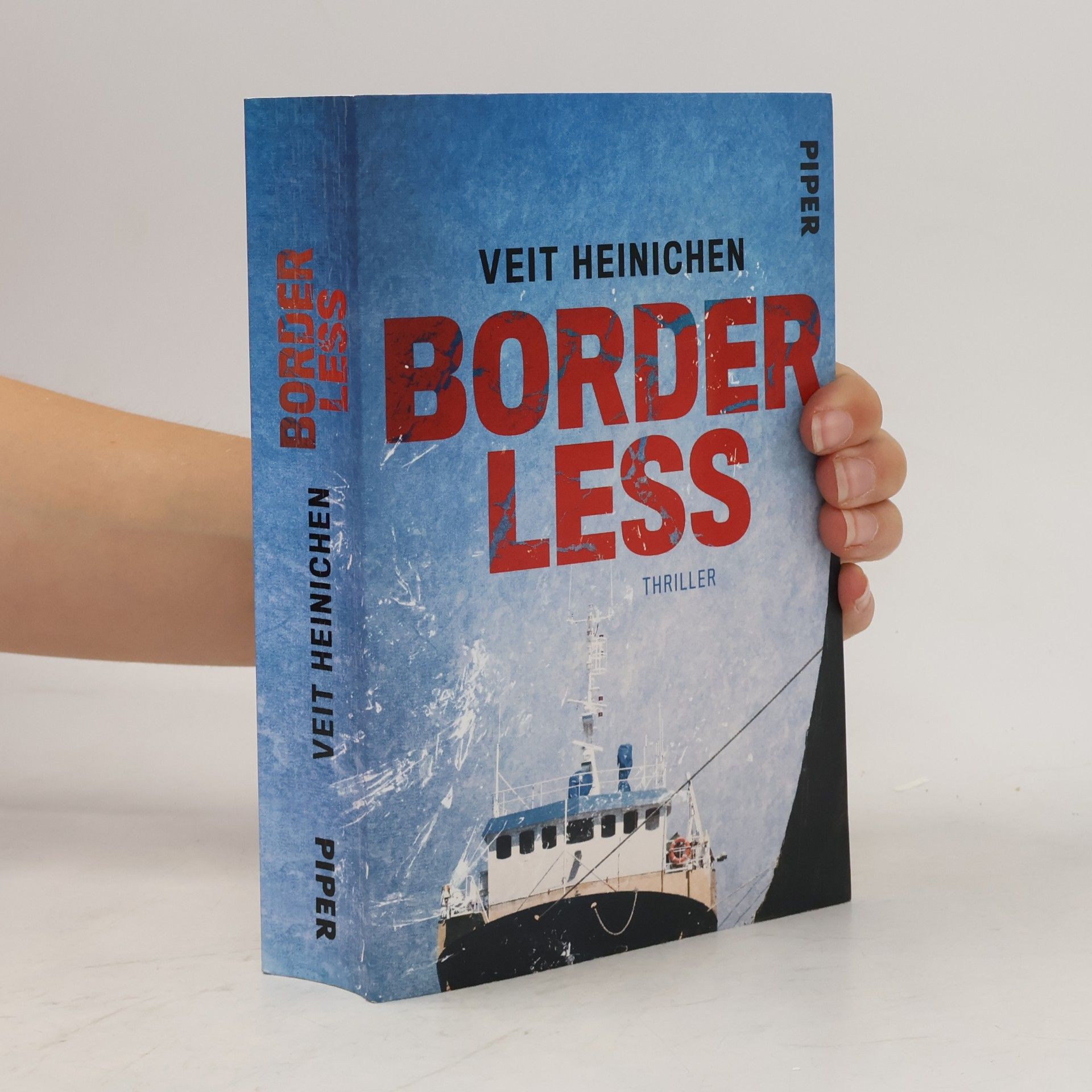 Veit Heinichen Borderless