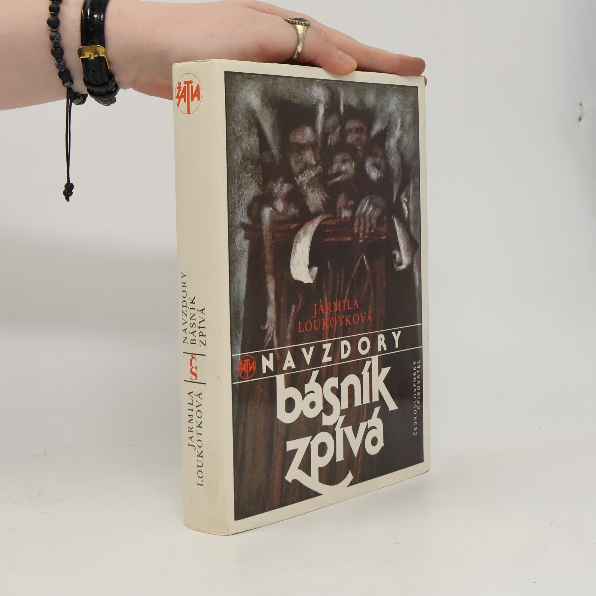 Jarmila Loukotková Navzdory básník zpívá