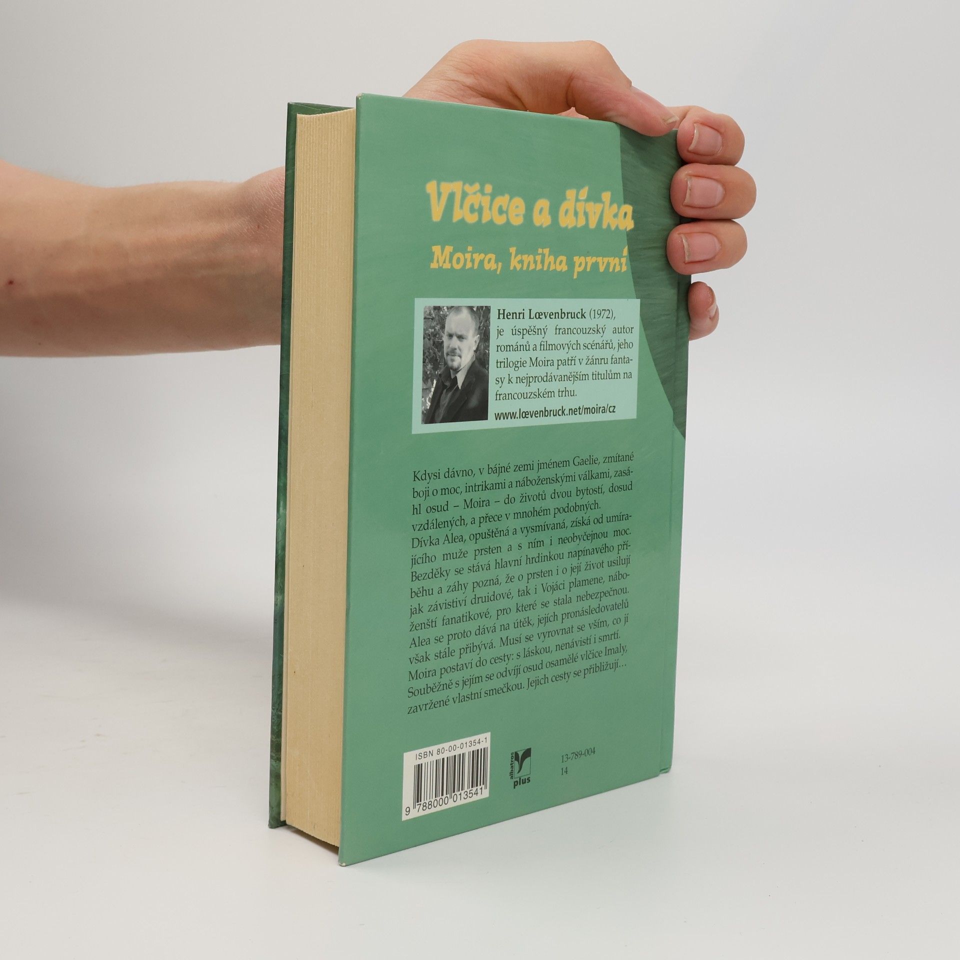 Henri Loevenbruck Moira. Kniha první, Vlčice a dívka