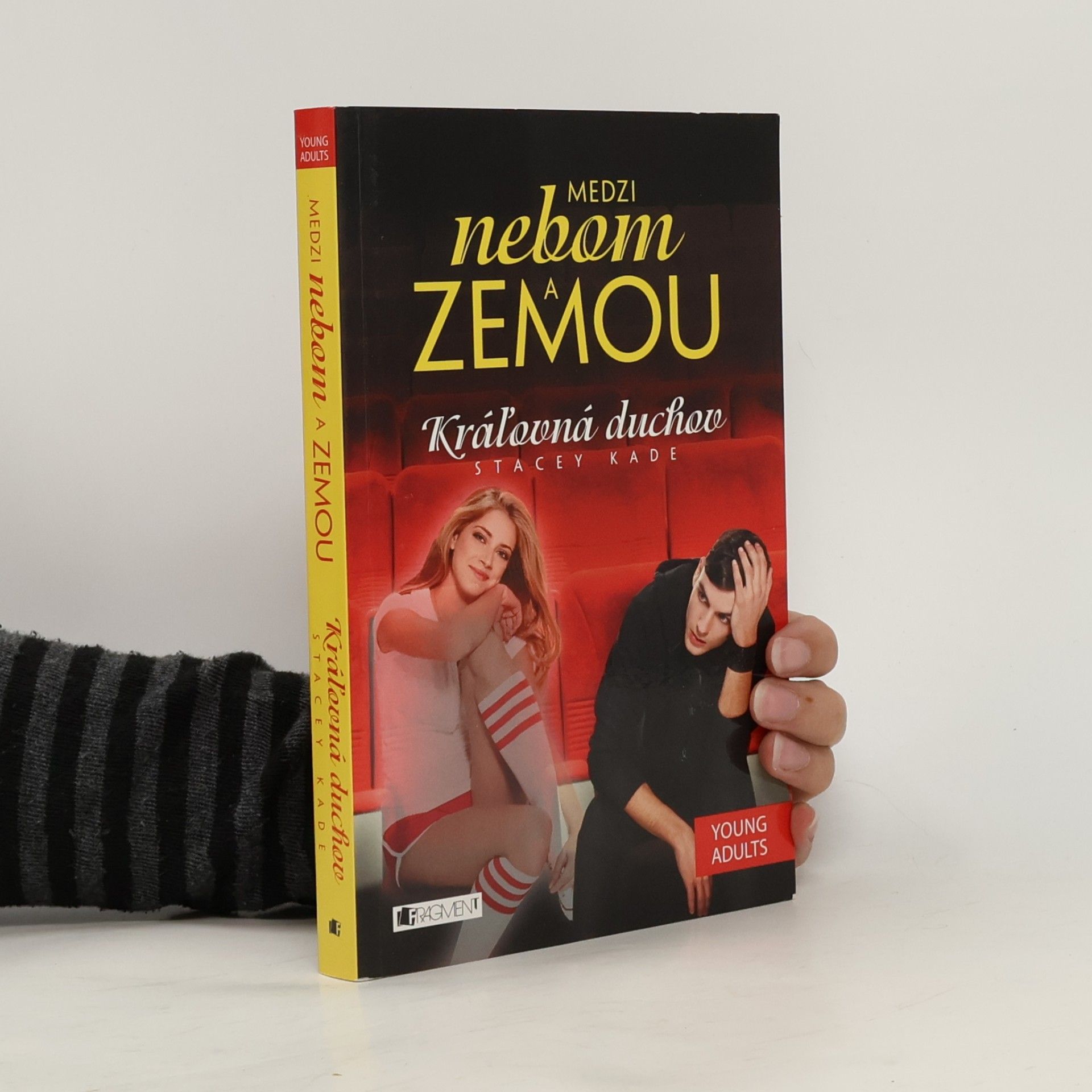 Stacey Kade Medzi nebom a zemou. Kráľovná duchov