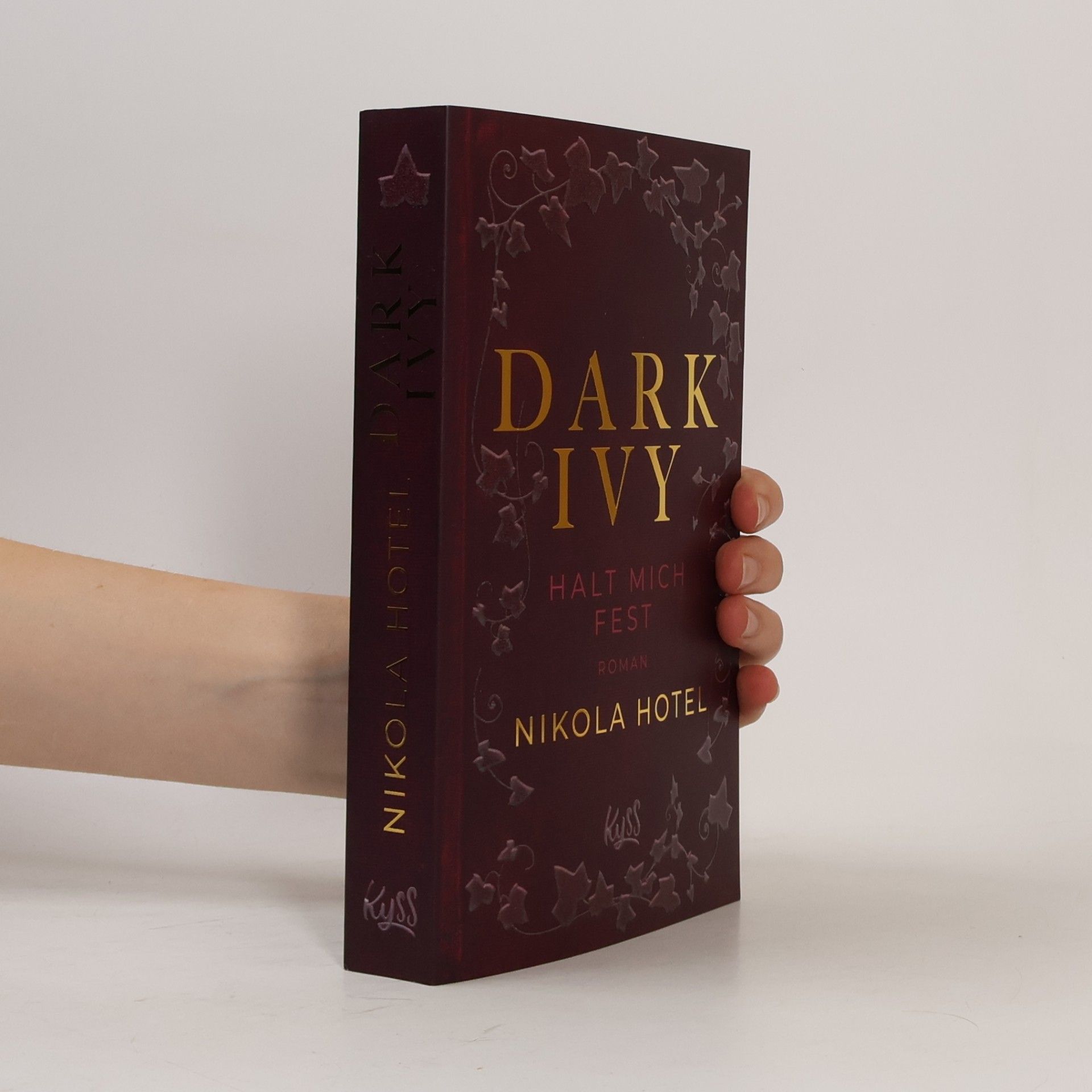 Nikola Hotel Dark Ivy
