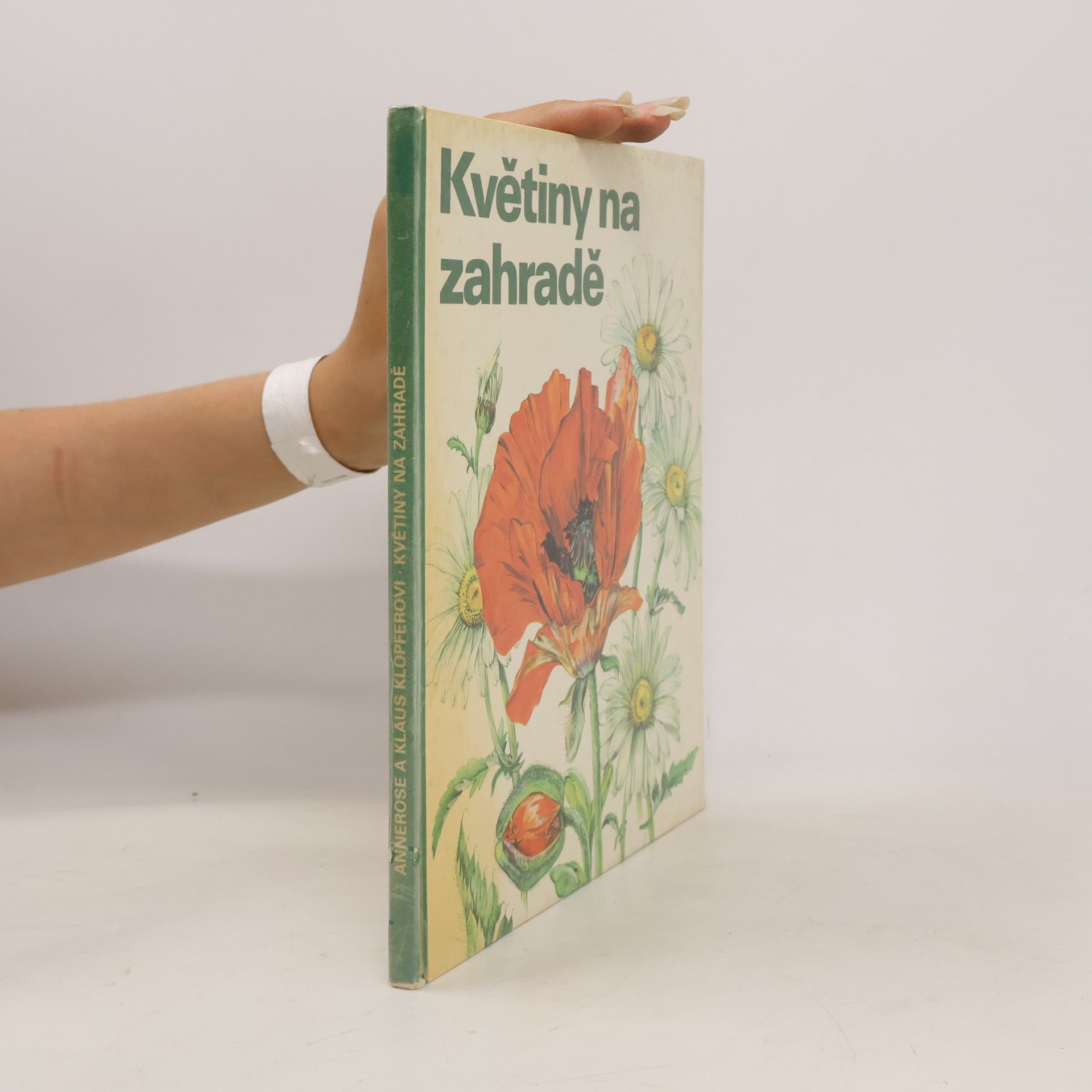 Květiny na zahradě