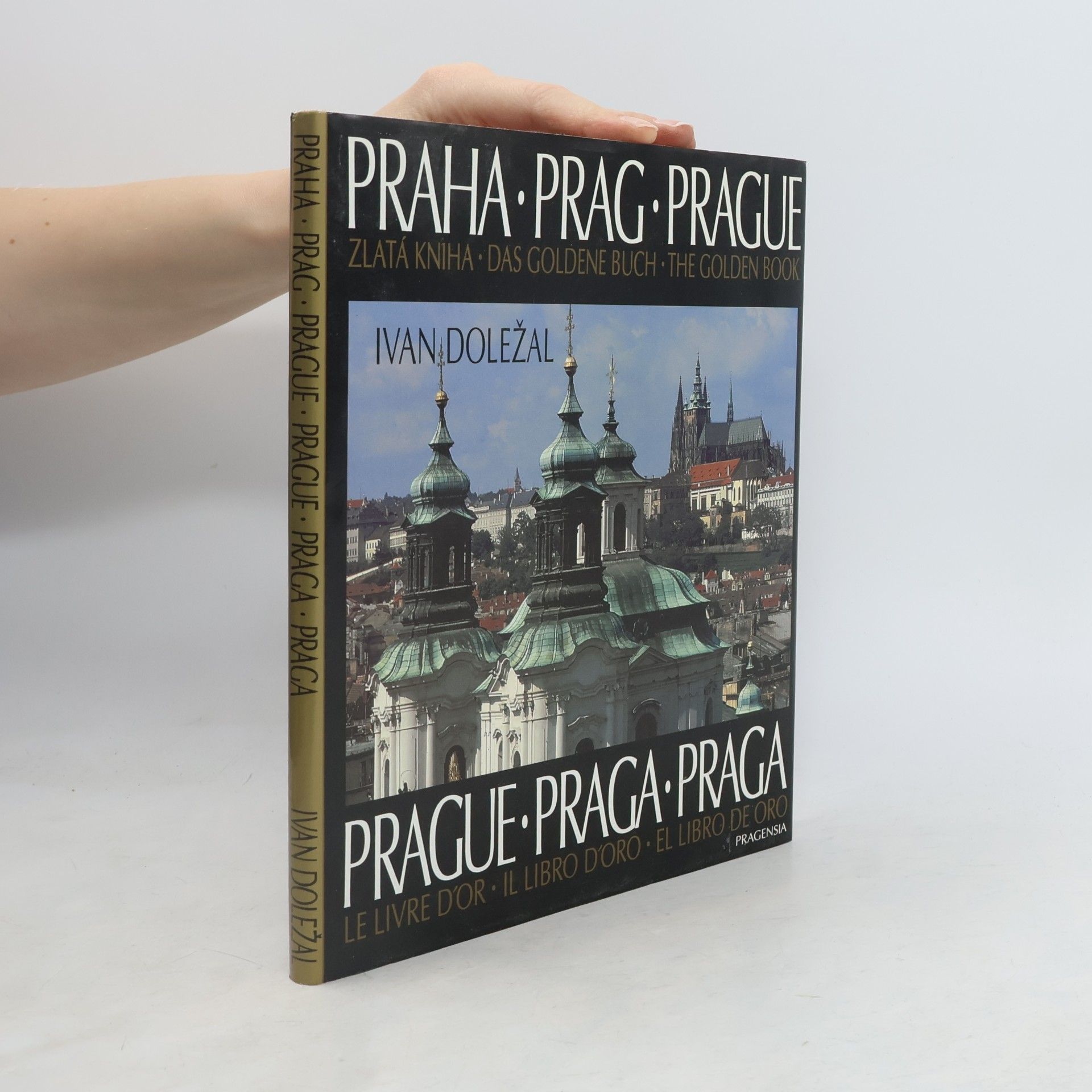 Praha. Zlatá kniha