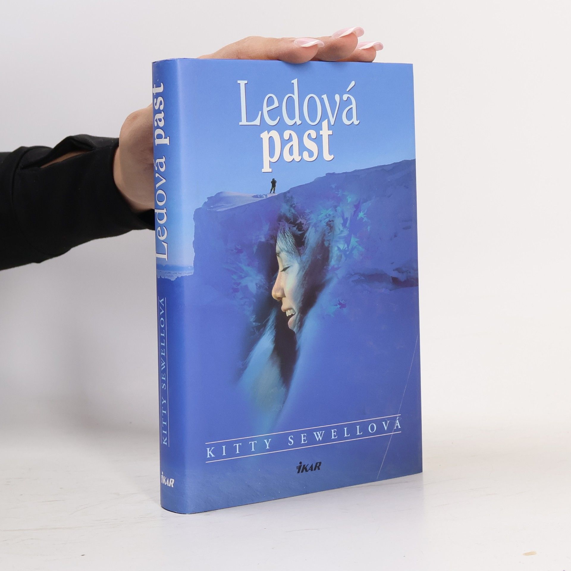 Kitty Sewell Ledová past
