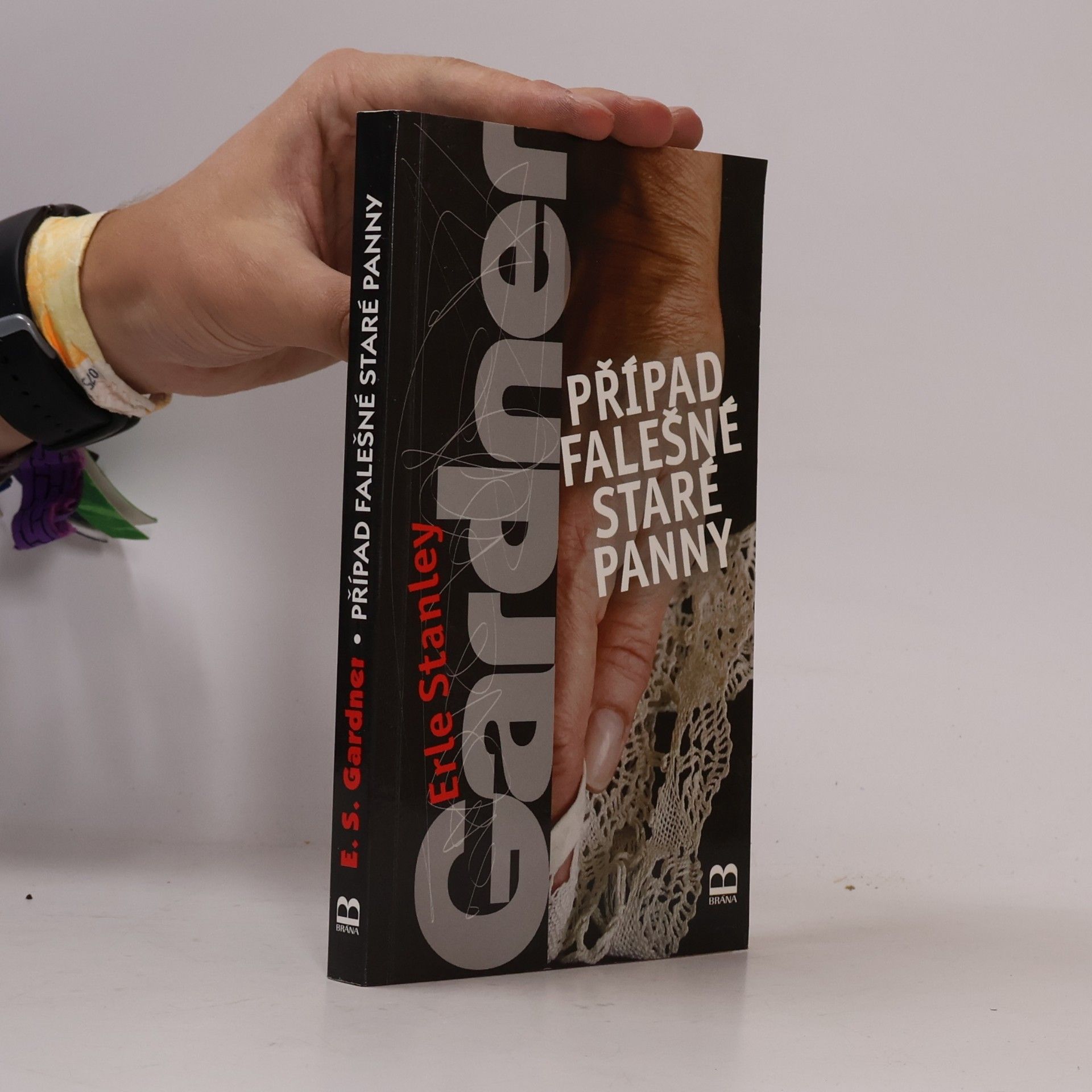 Erle Stanley Gardner Případ falešné staré panny