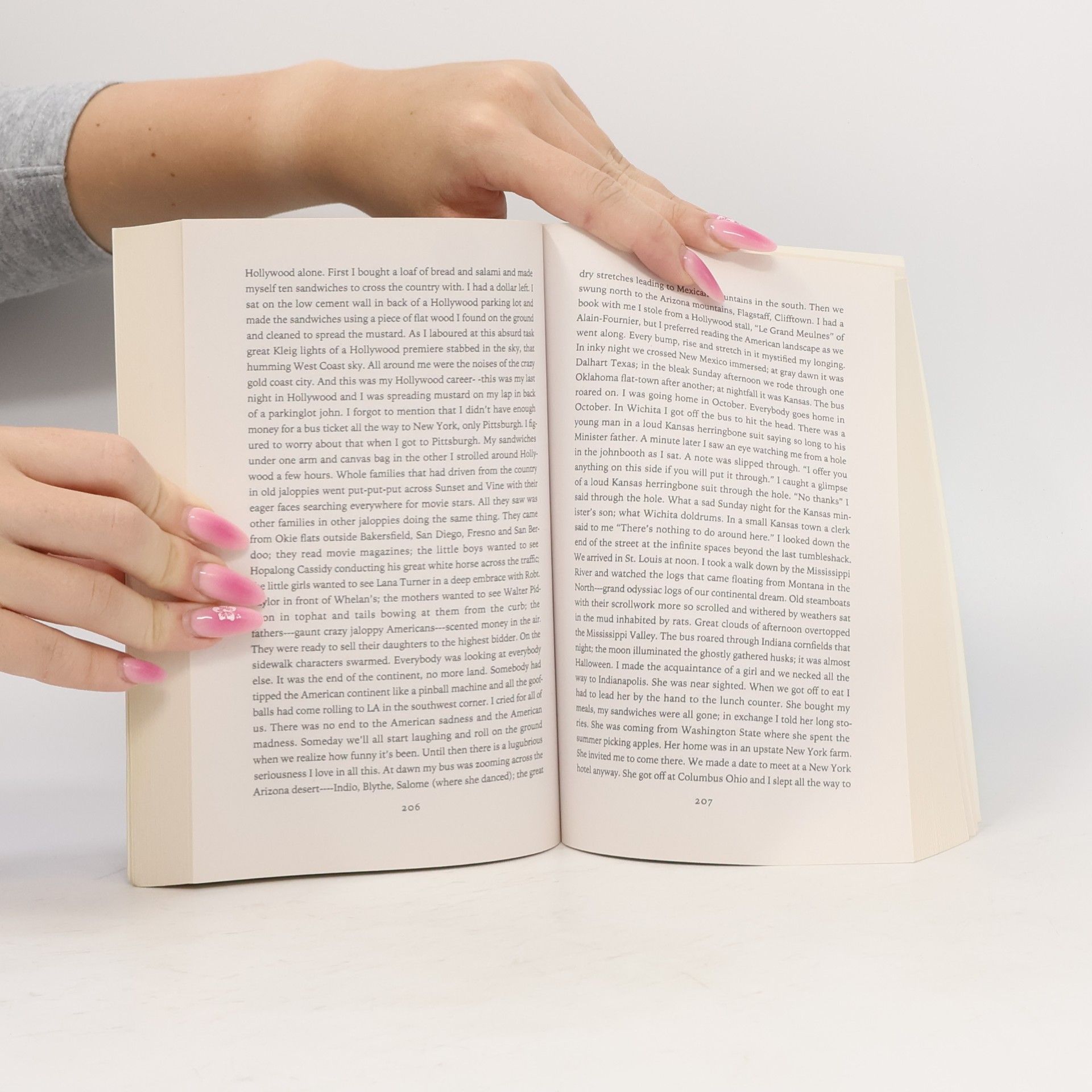 Jack Kerouac On the road : the original scroll
