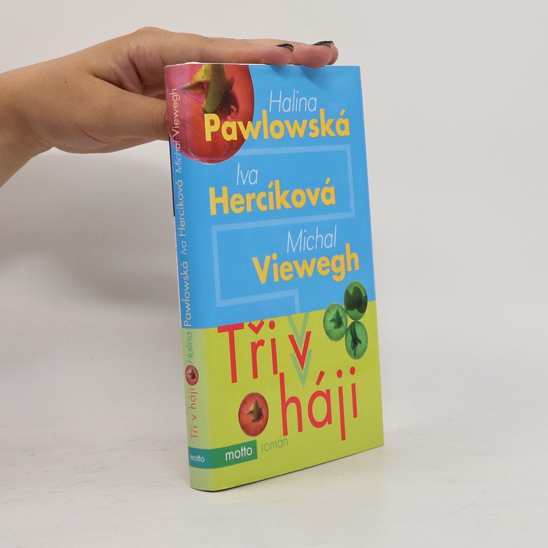 Tři v háji