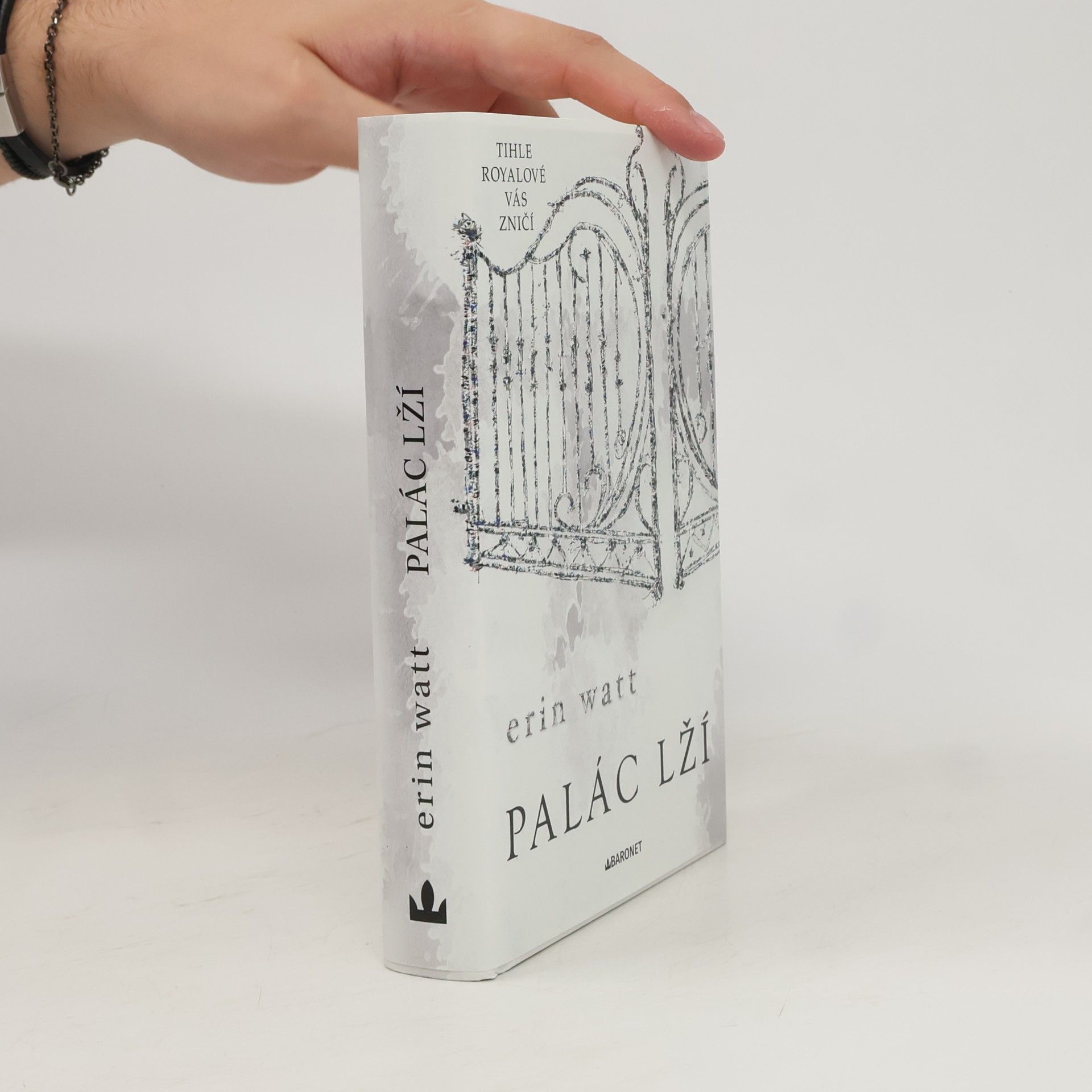 Elle Kennedy Palác lží