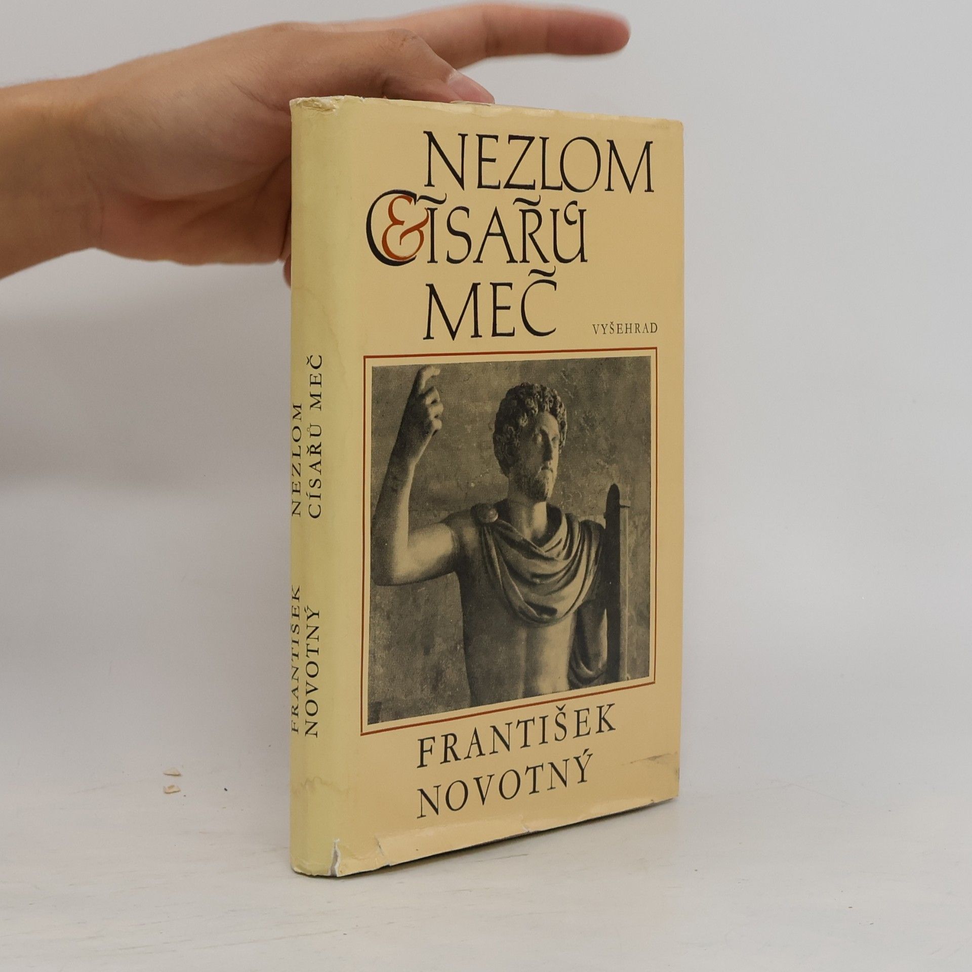 Nezlom císařů meč