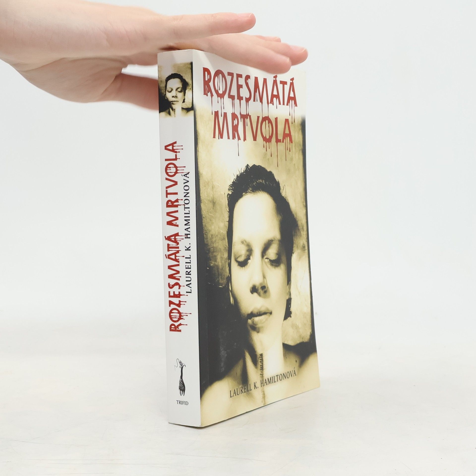 Laurell K. Hamilton Rozesmátá mrtvola