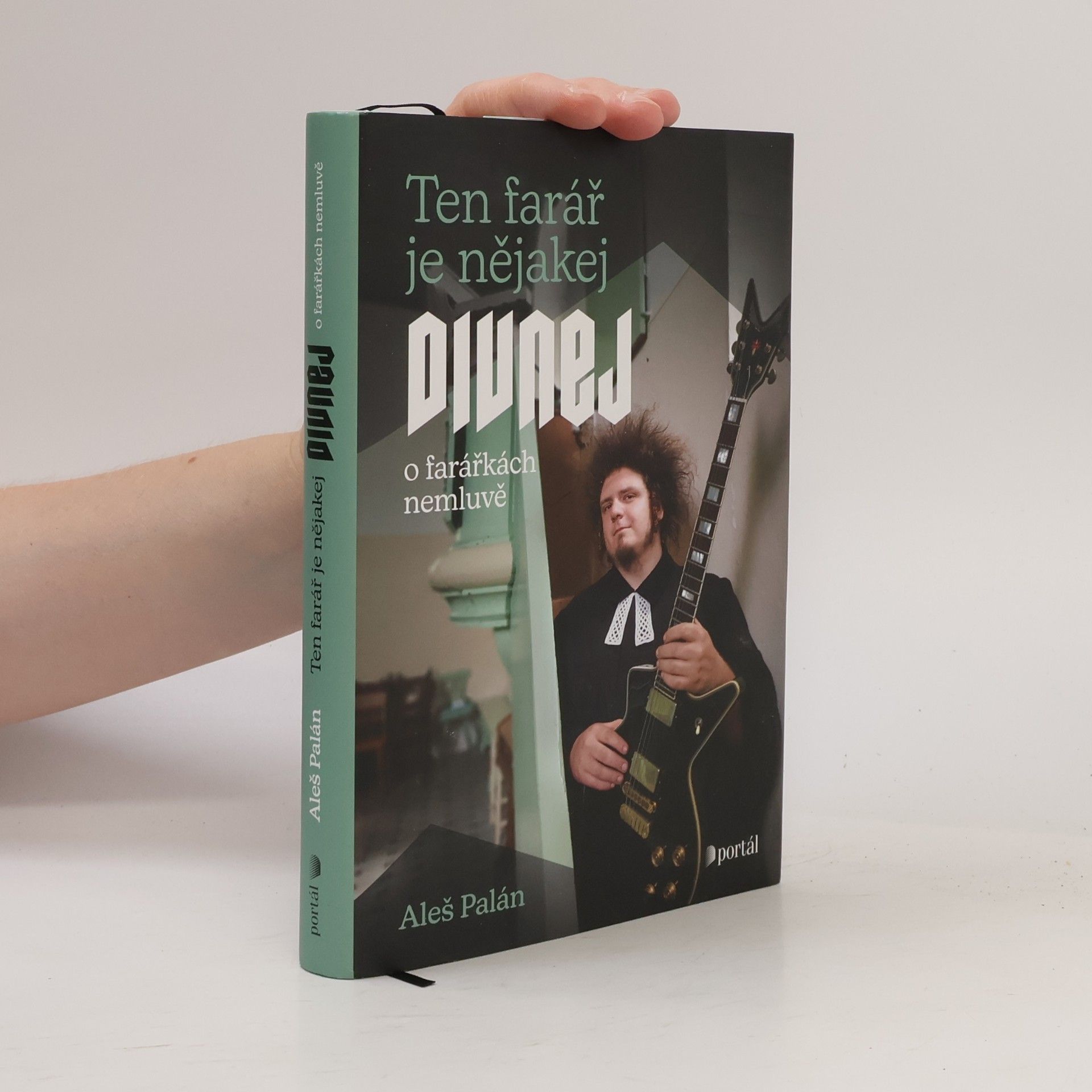 Ten farář je nějakej divnej, o farářkách nemluvě