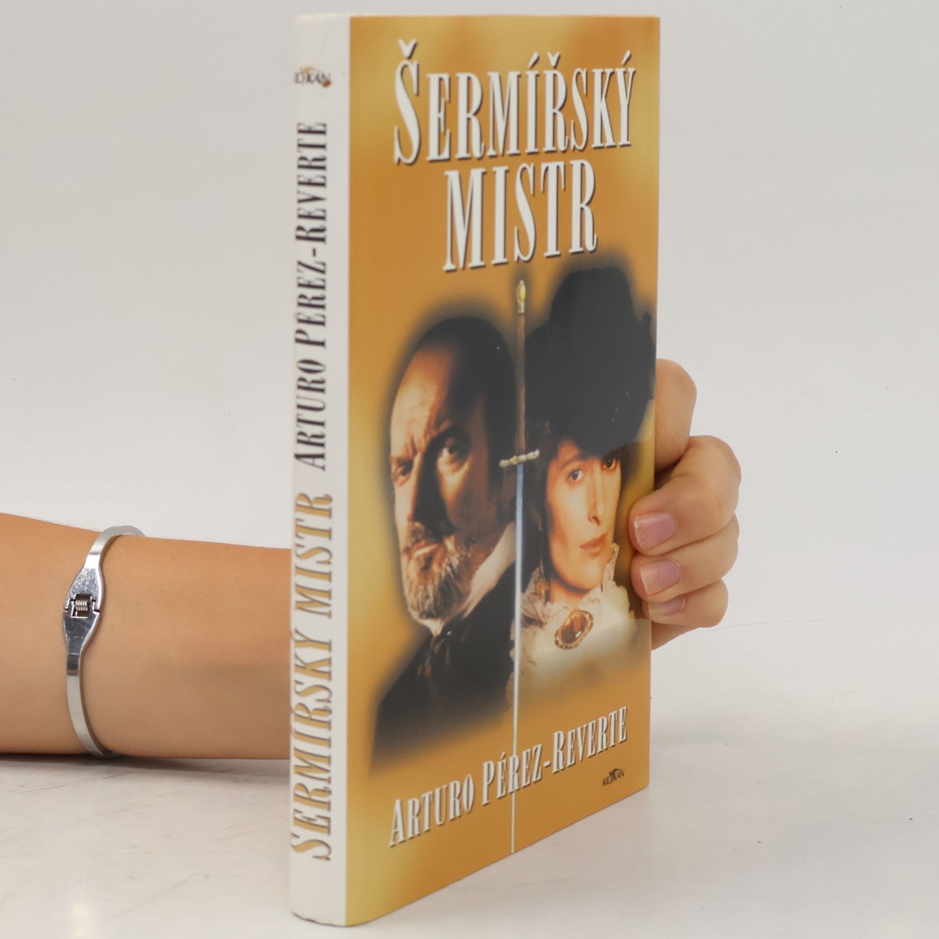 Arturo Pérez-Reverte y Gutiérrez Šermířský mistr