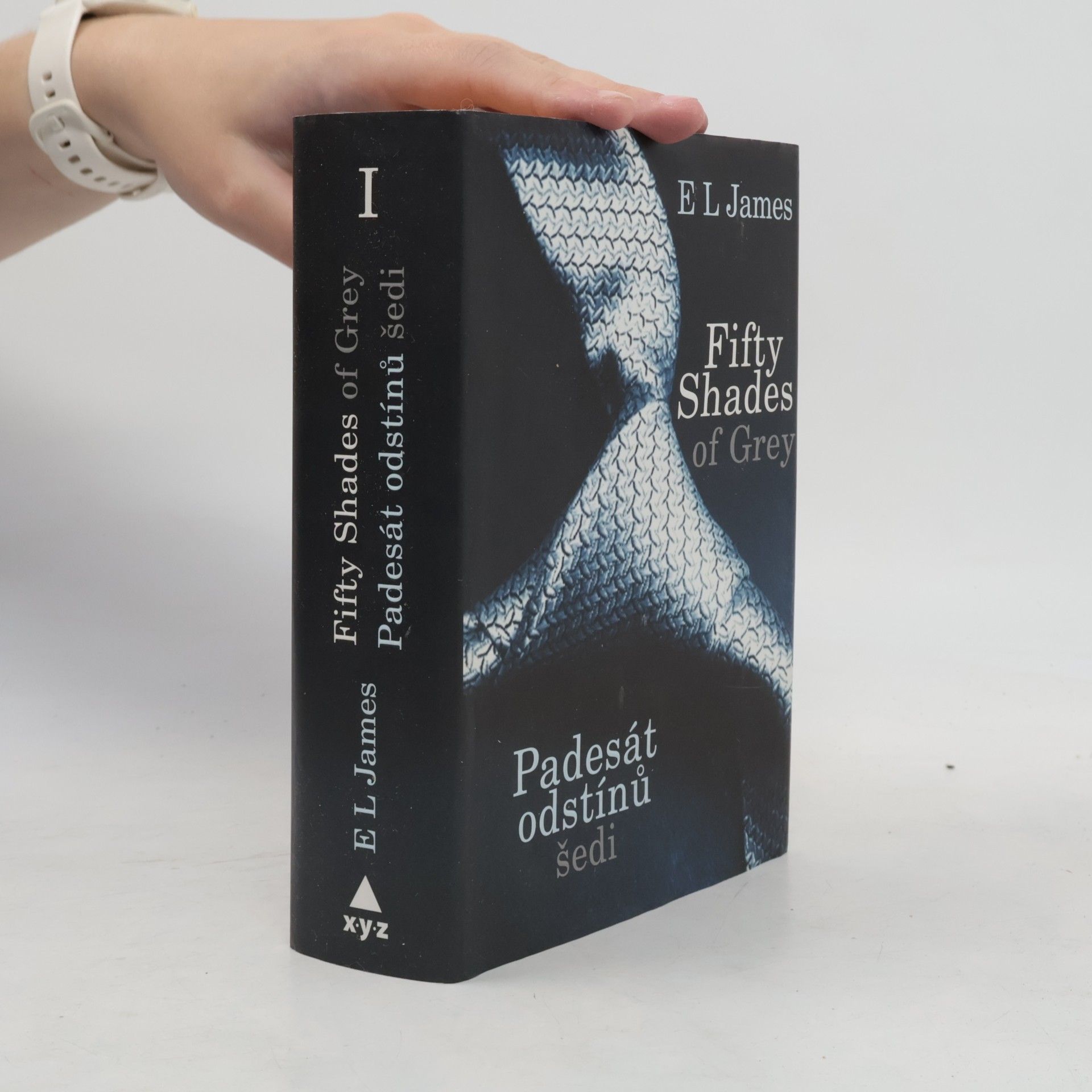 E. L. James Padesát odstínů šedi