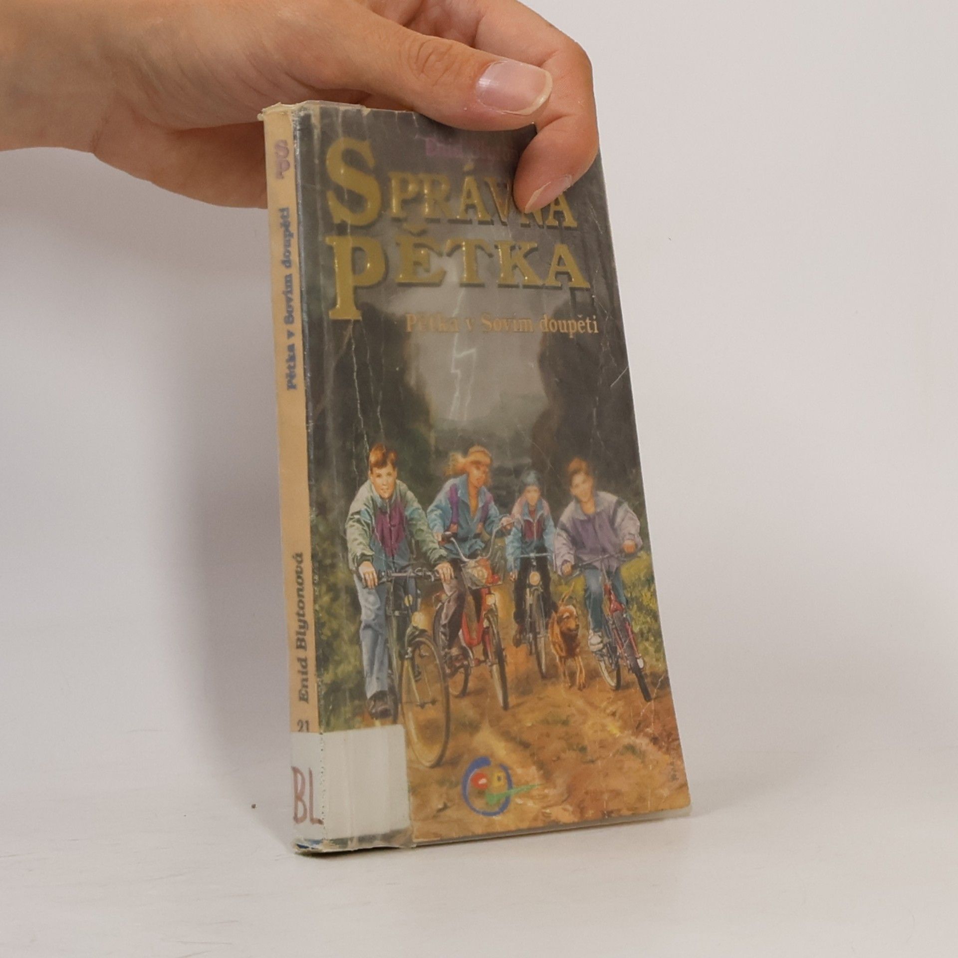 Enid Blyton Správná pětka. Pětka v Sovím doupěti