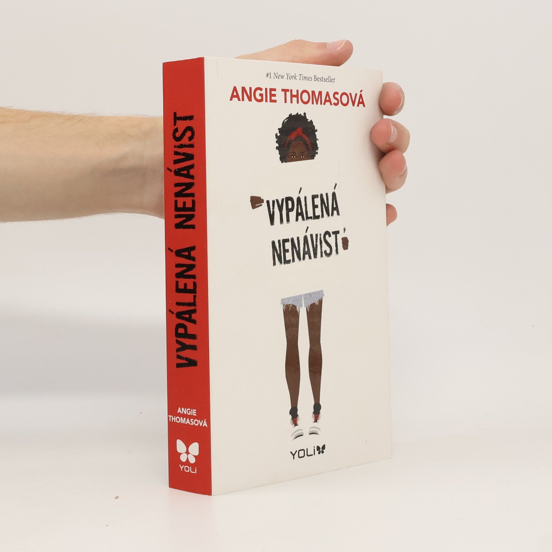 Angie Thomas Vypálená nenávist