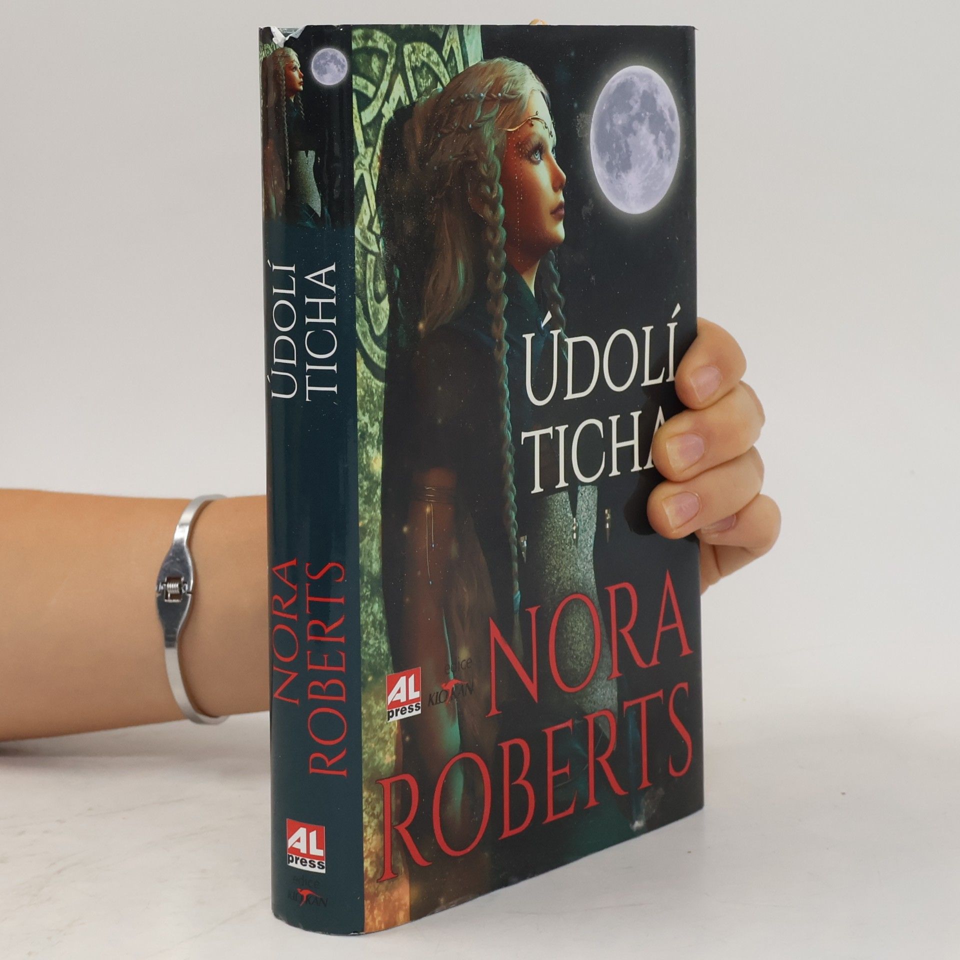 Nora Roberts Údolí ticha