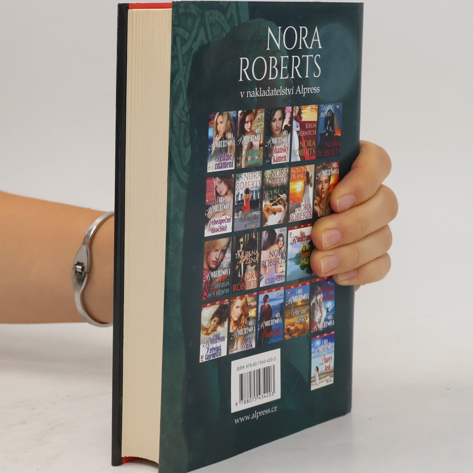 Nora Roberts Údolí ticha