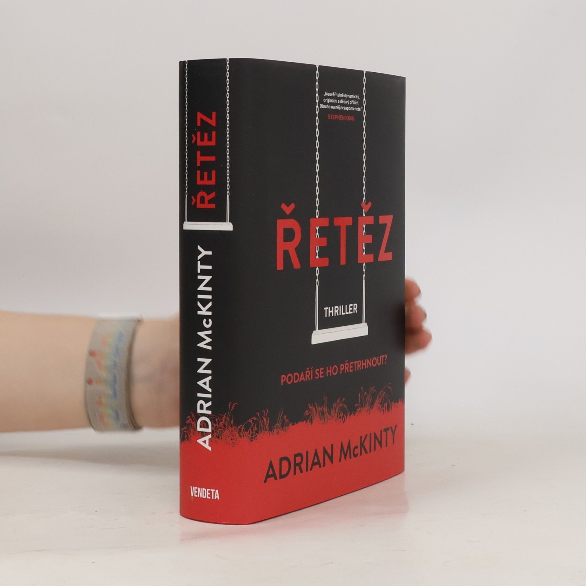 Adrian McKinty Řetěz