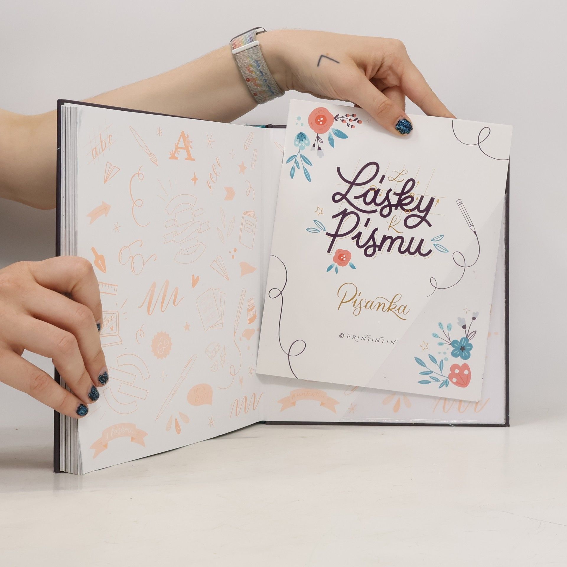Kateřina Engelová Z lásky k písmu, aneb, Základy letteringu & moderní kaligrafie