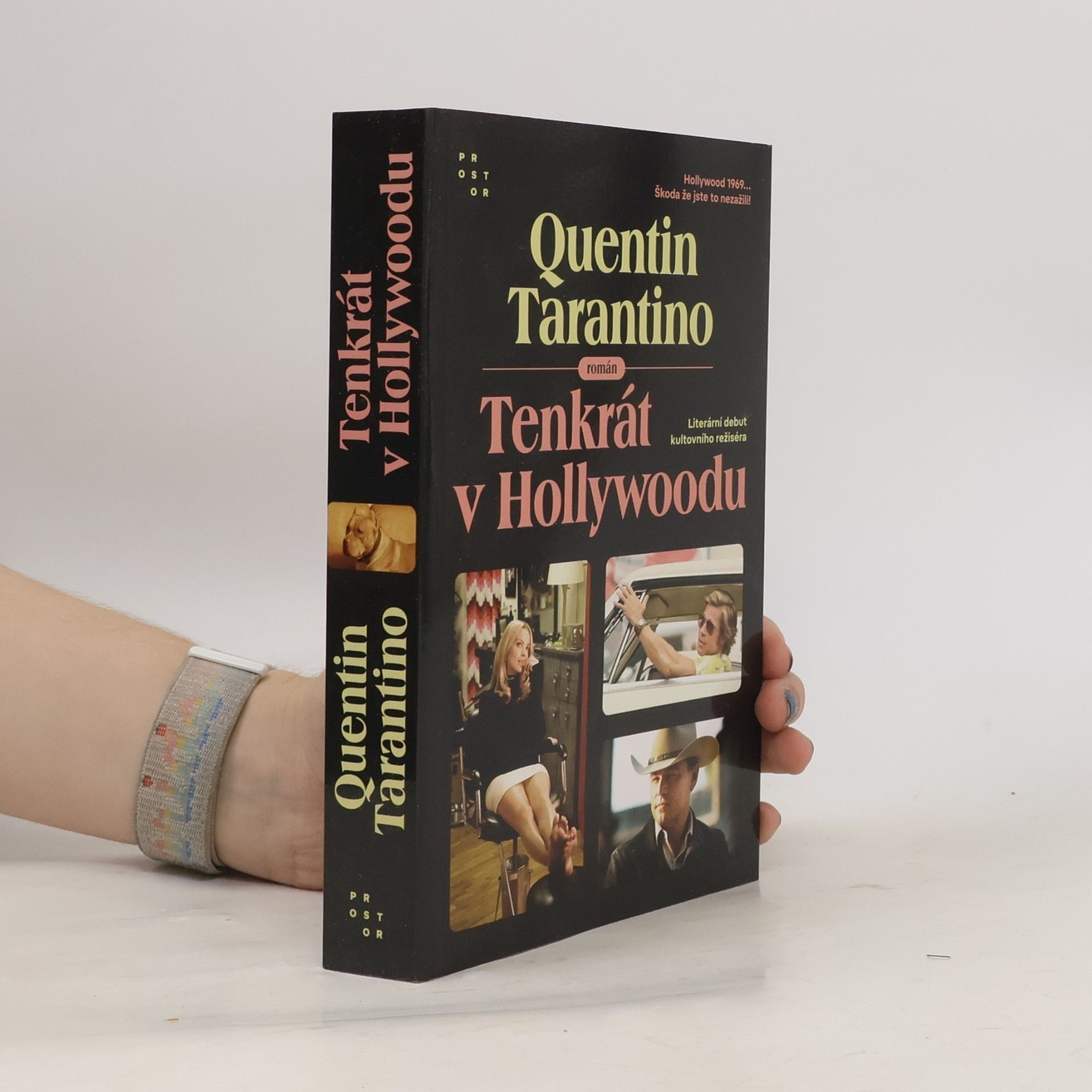 Quentin Tarantino Tenkrát v Hollywoodu : román