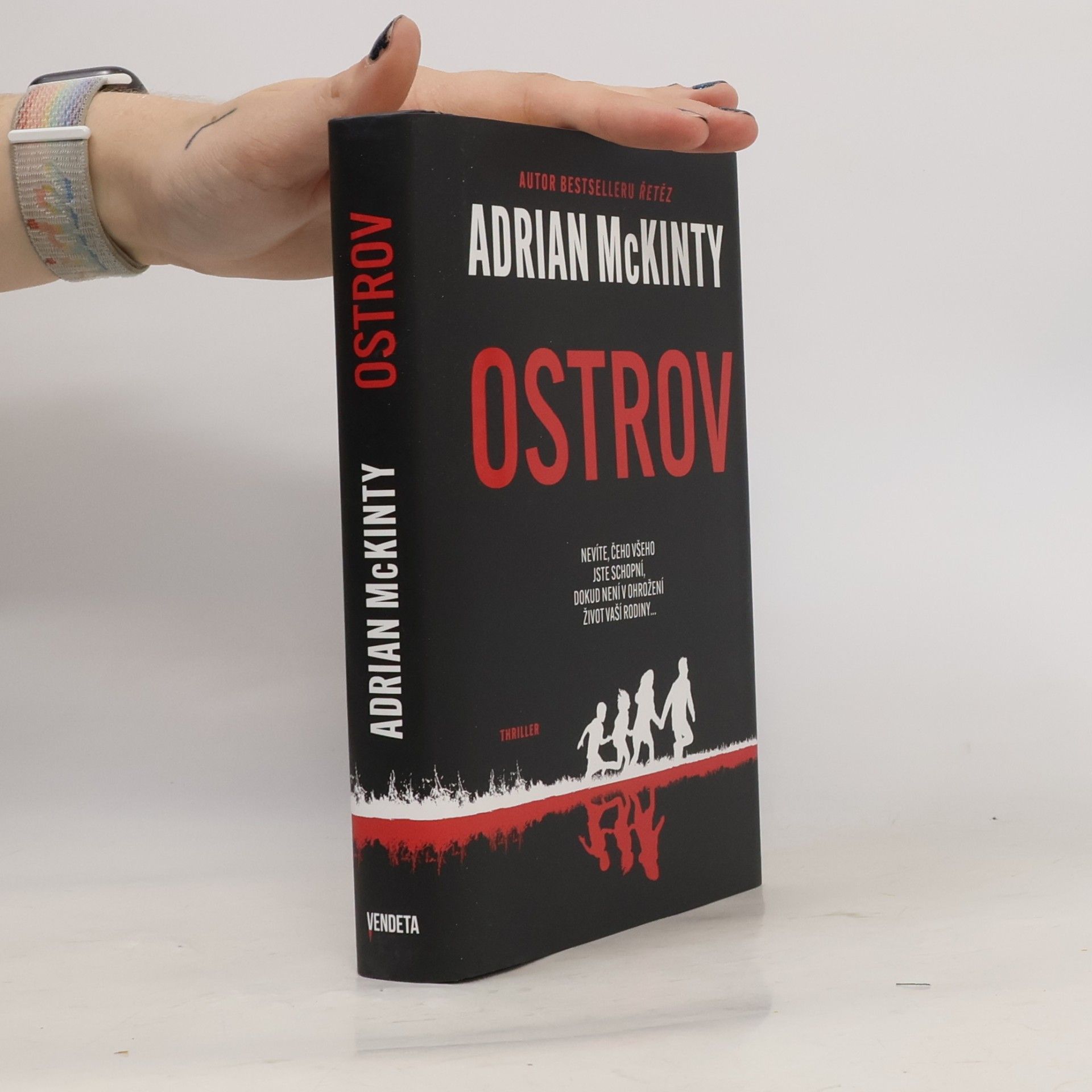 Adrian McKinty Ostrov