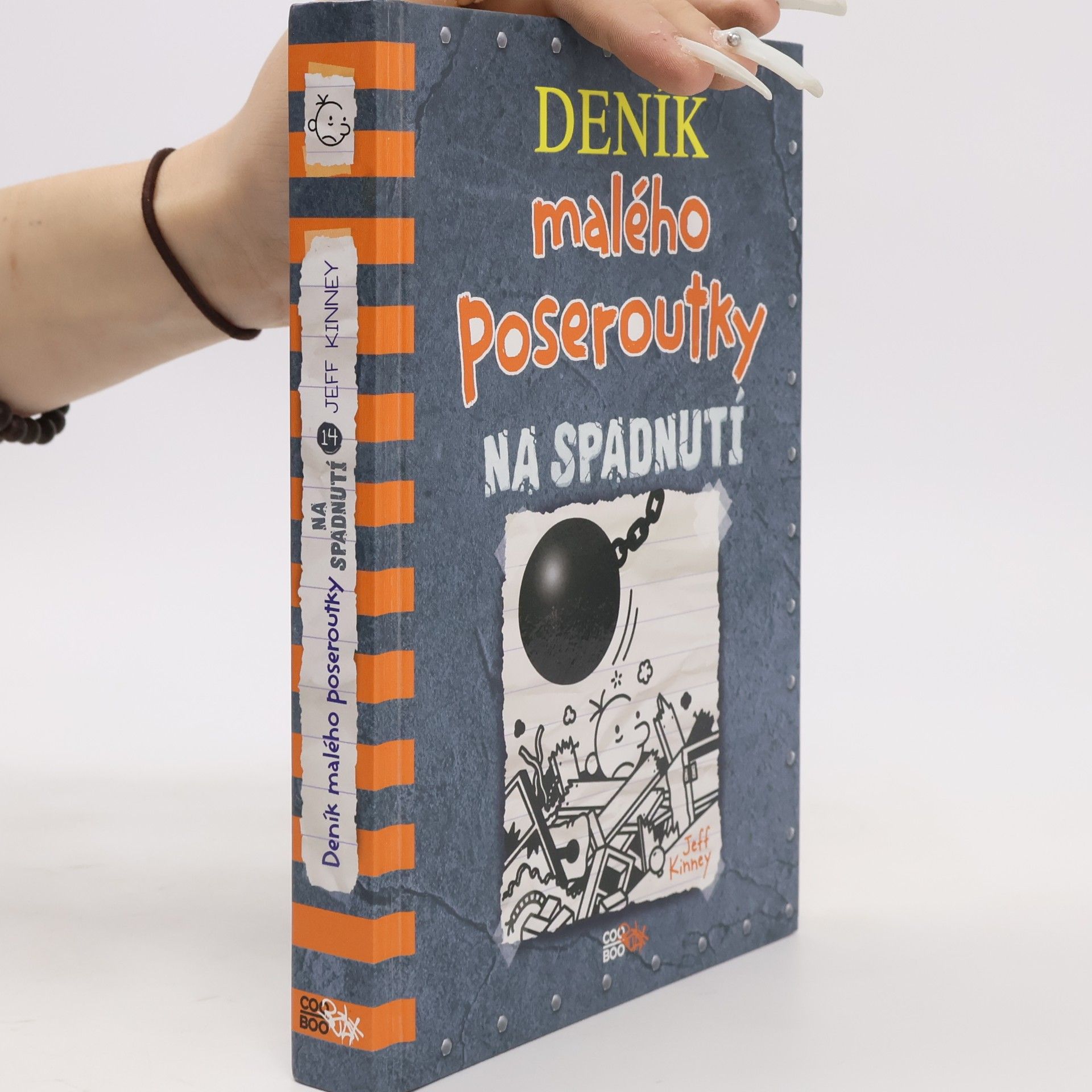 Jeff Kinney Deník malého poseroutky 14. Na spadnutí